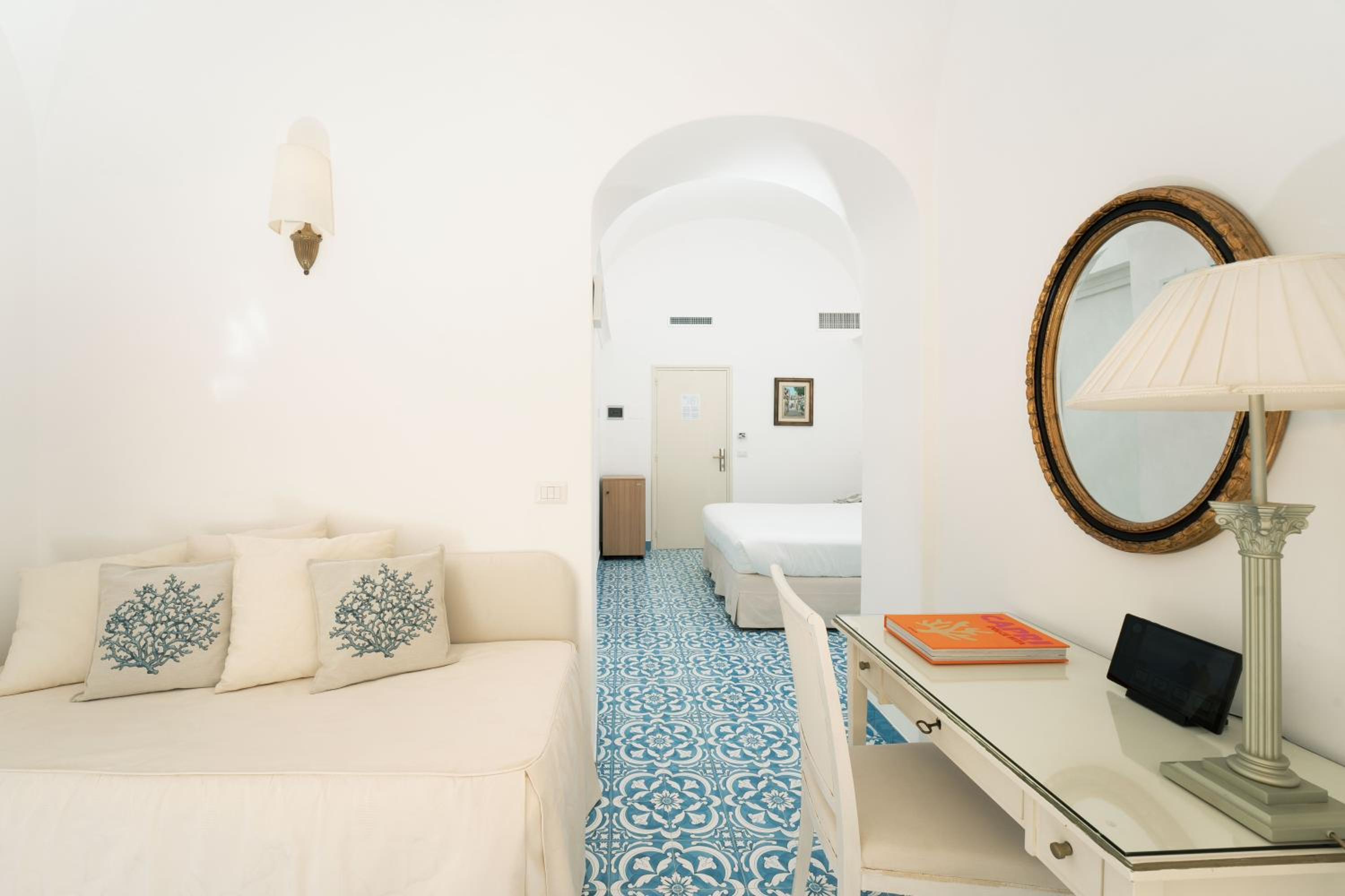 Triple Room with Garden View - Photo 8