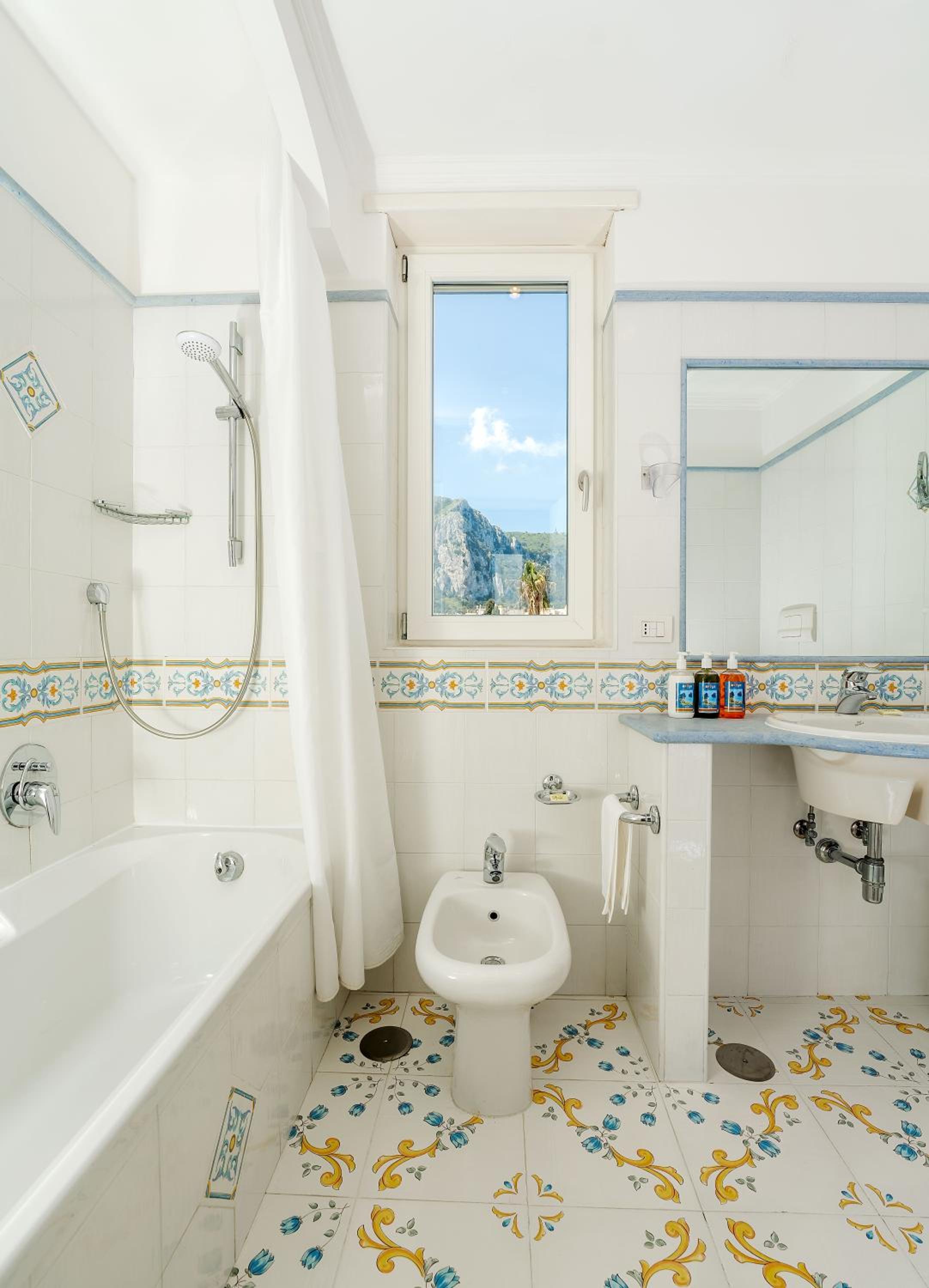 Triple Room with Garden View - Photo 2