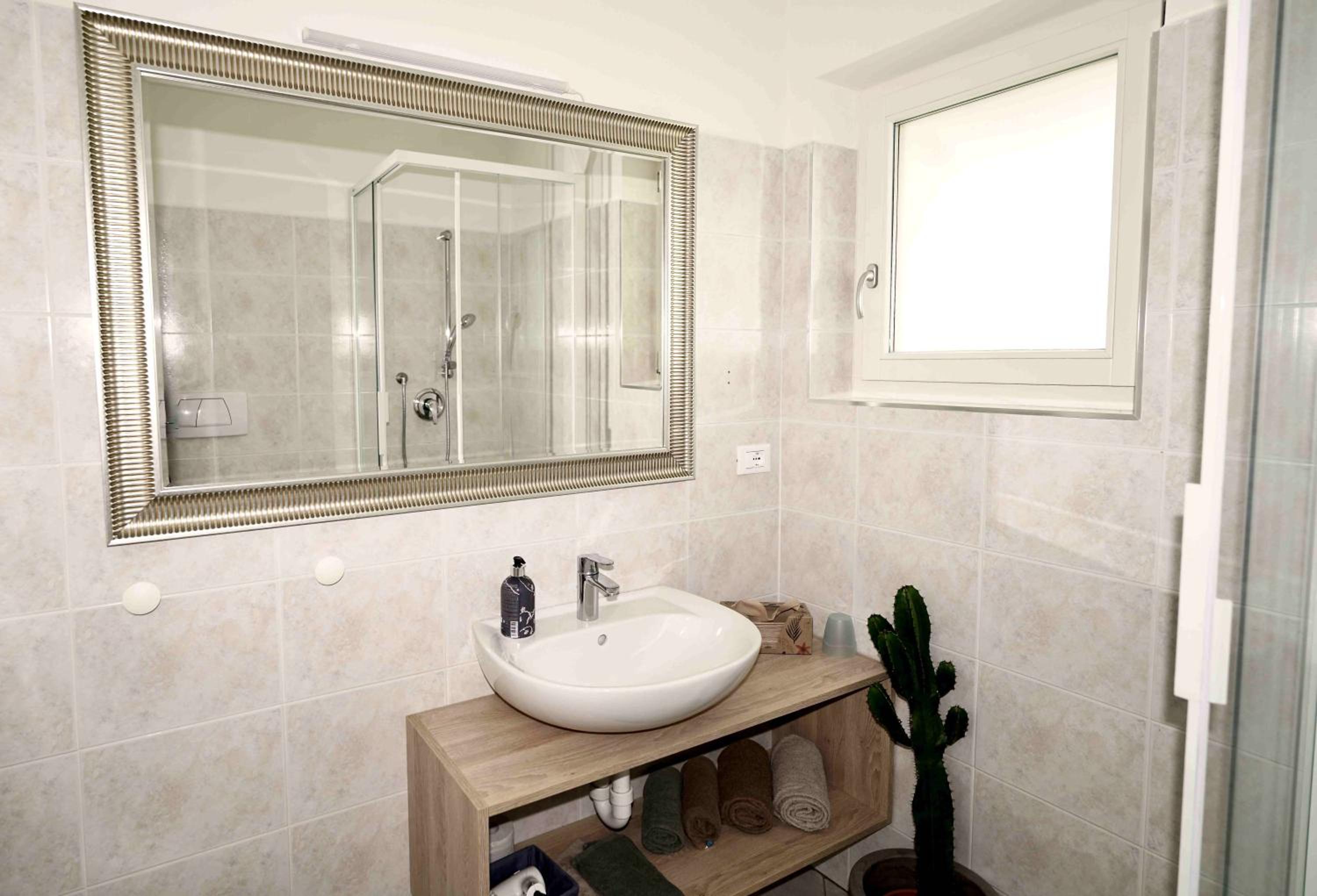 Double Room with Balcony - Photo 35