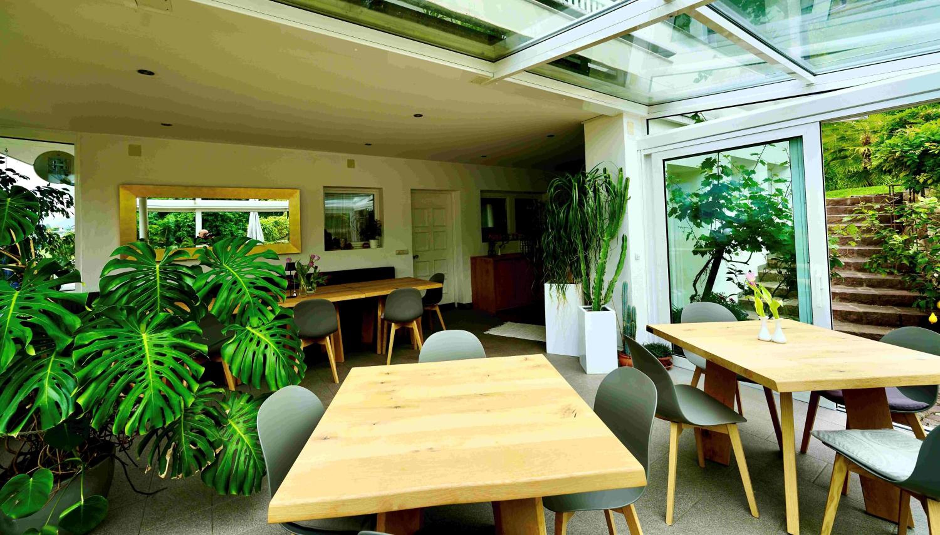 Apartment with Balcony - Photo 7