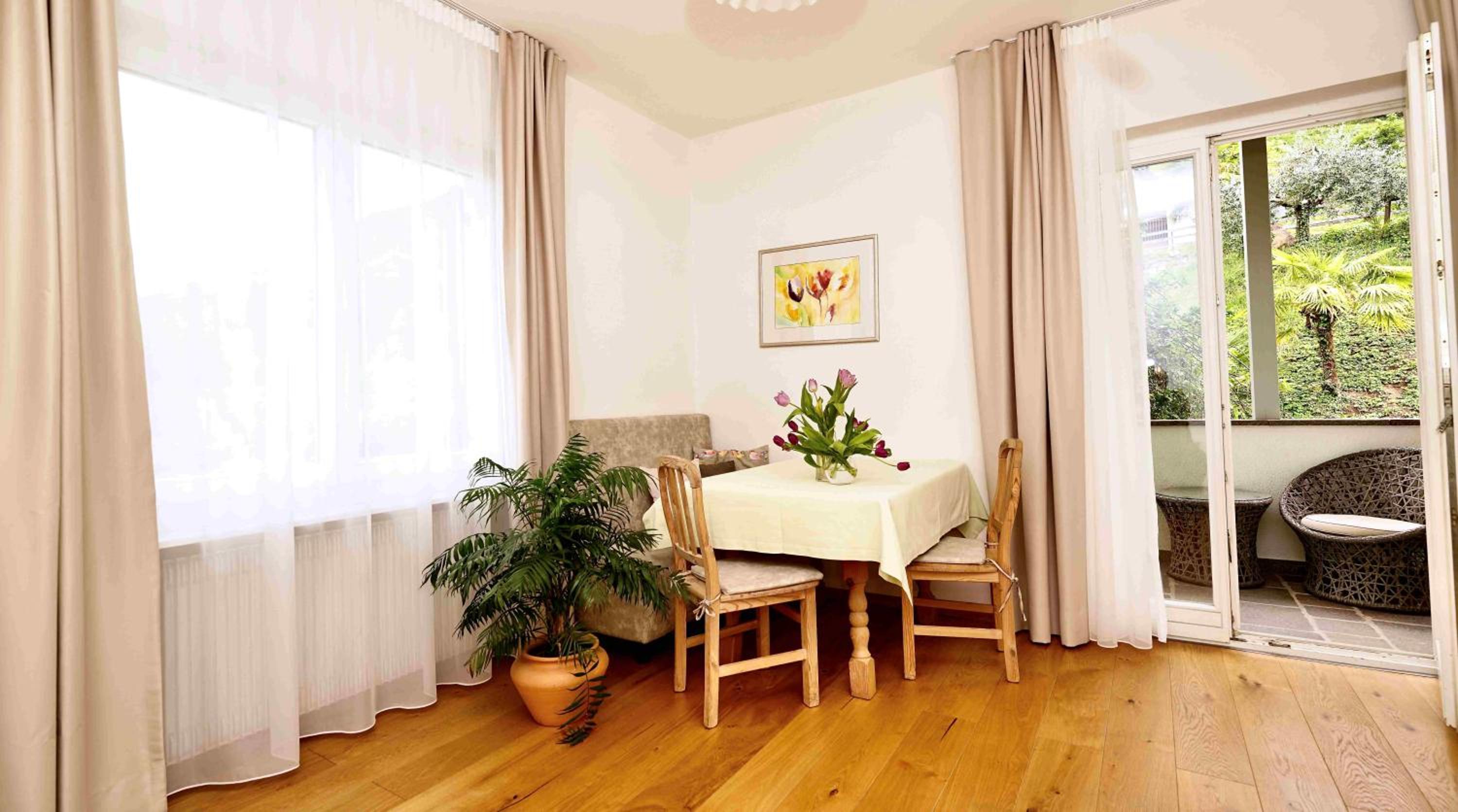 Apartment with Balcony - Photo 15