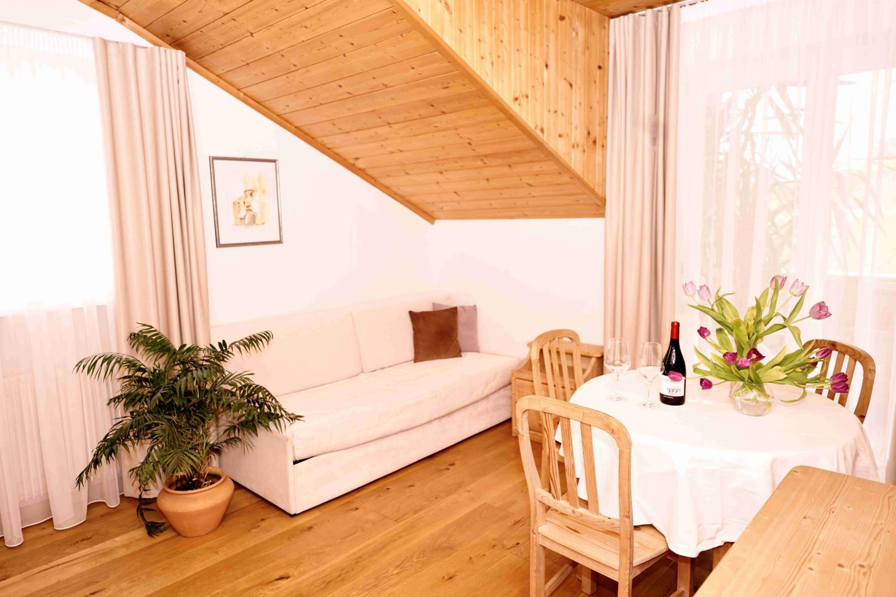 Apartment with Balcony - Photo 17