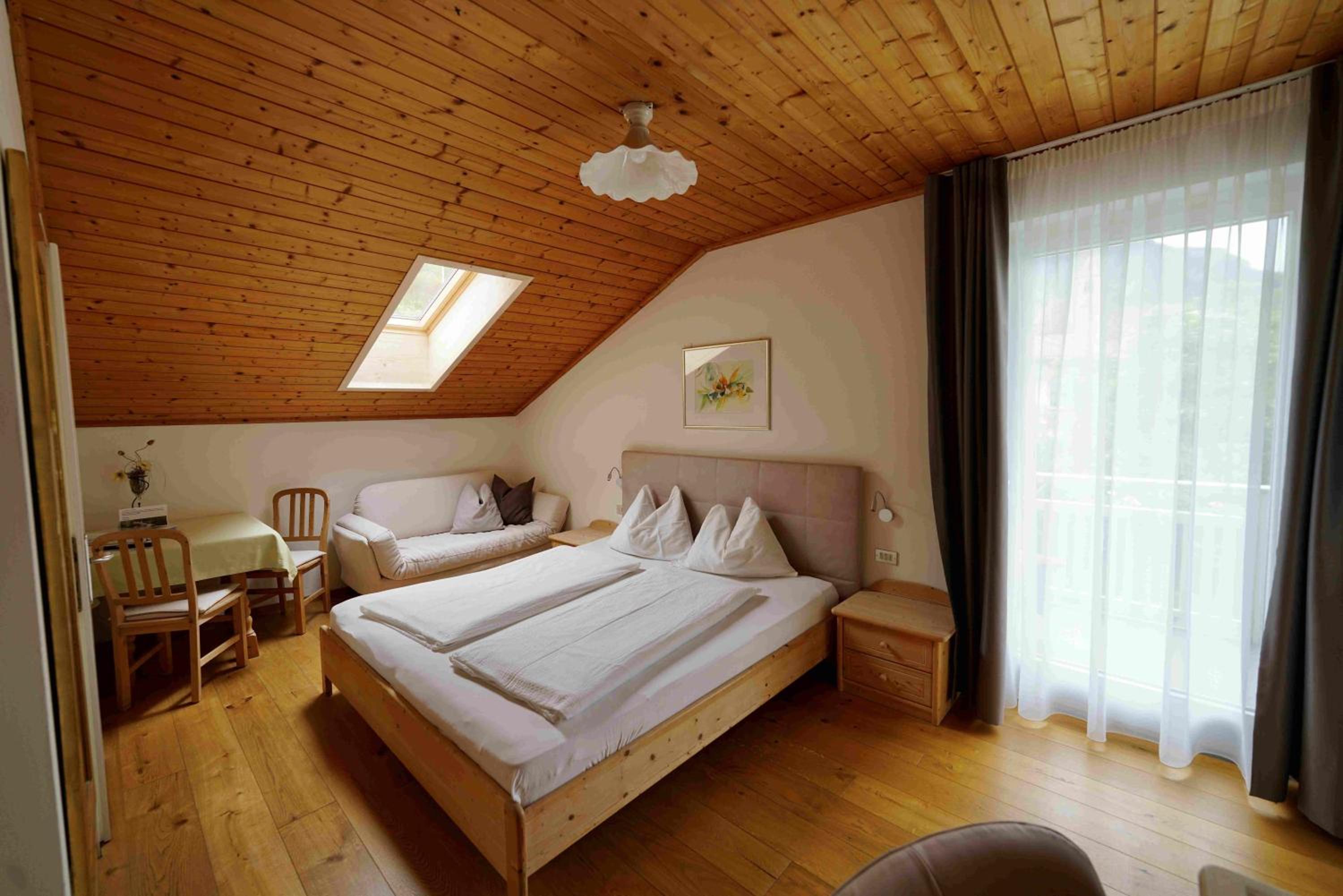 Double Room with Balcony - Photo 16