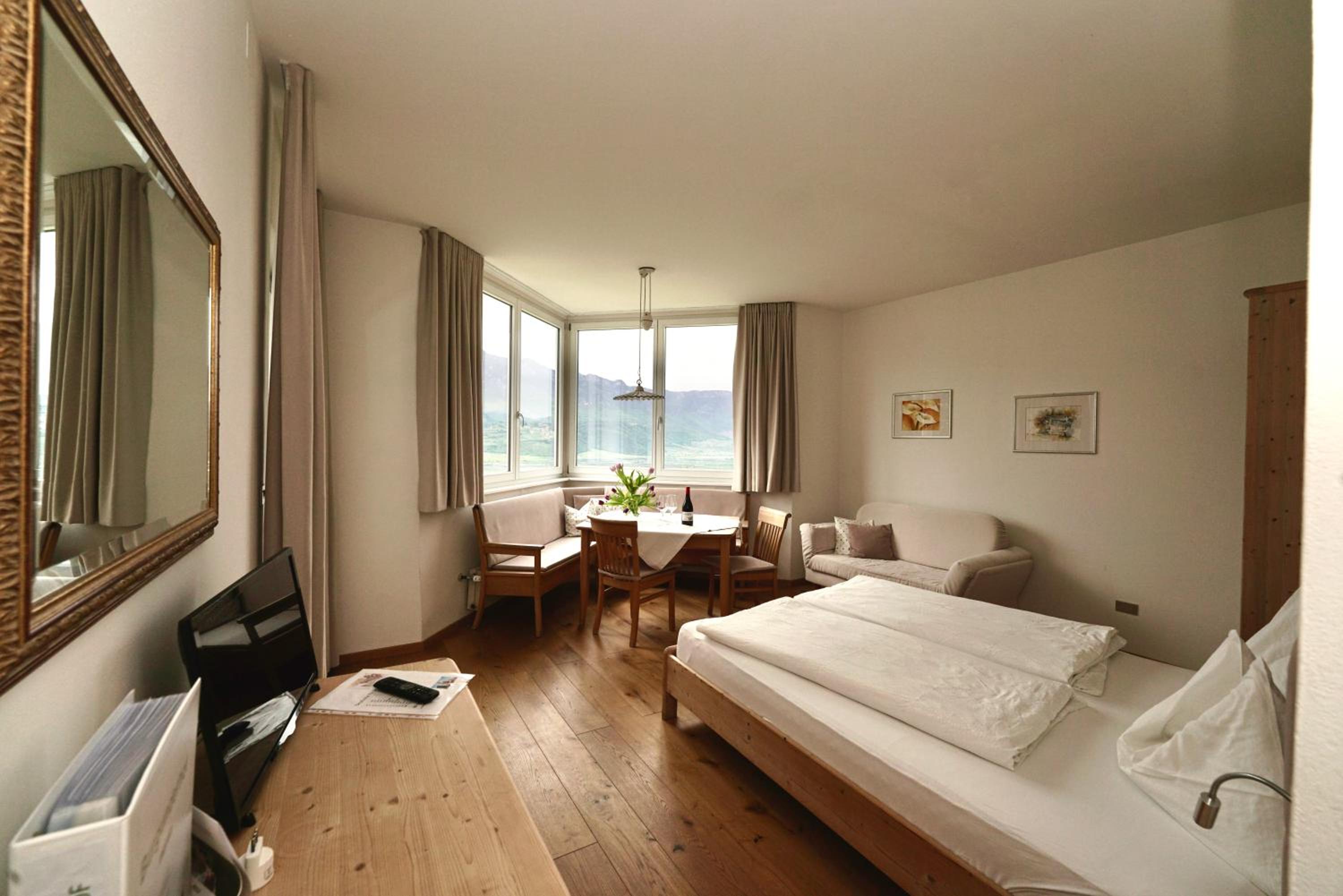 Double Room with Balcony - Photo 34
