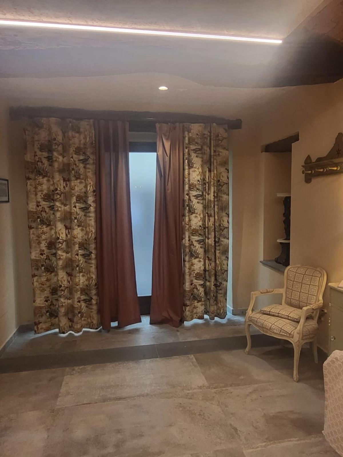 Deluxe Junior Suite photo 2