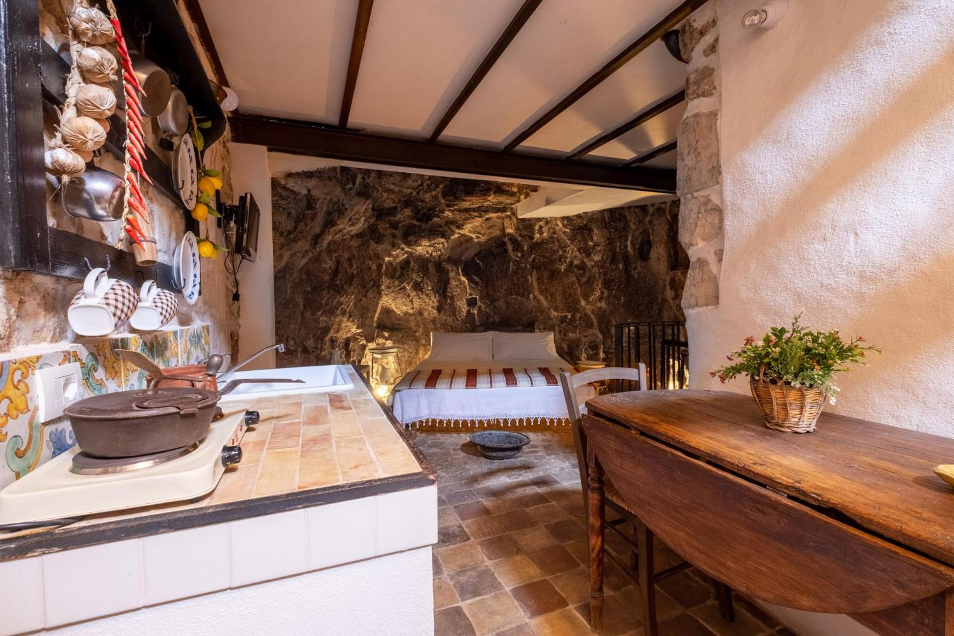 Maisonette photo 1
