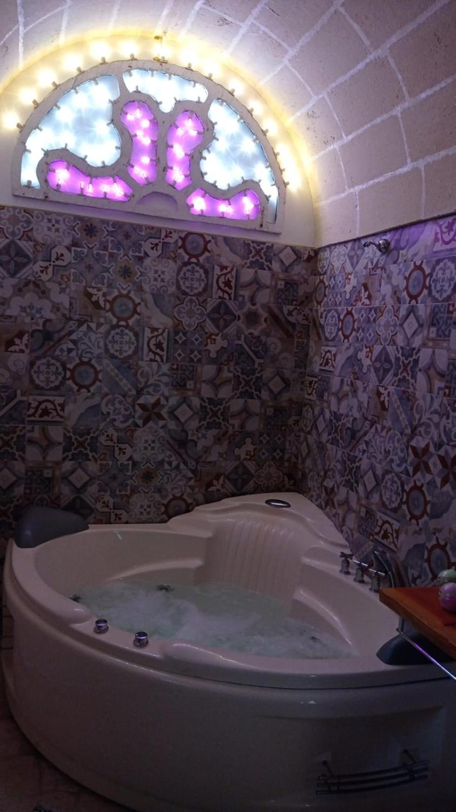 Double Room with Spa Bath photo 2
