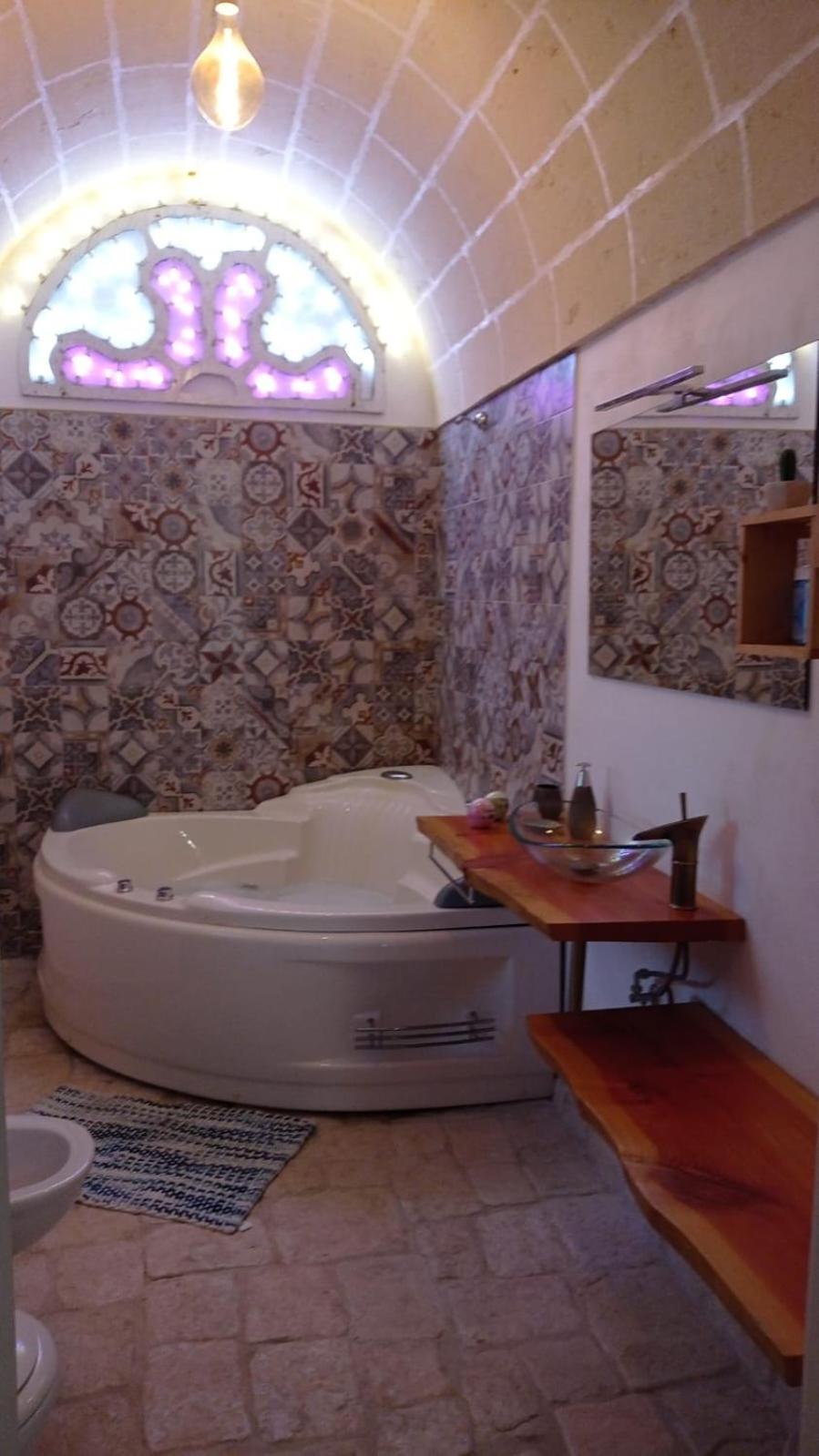 Double Room with Spa Bath photo 3