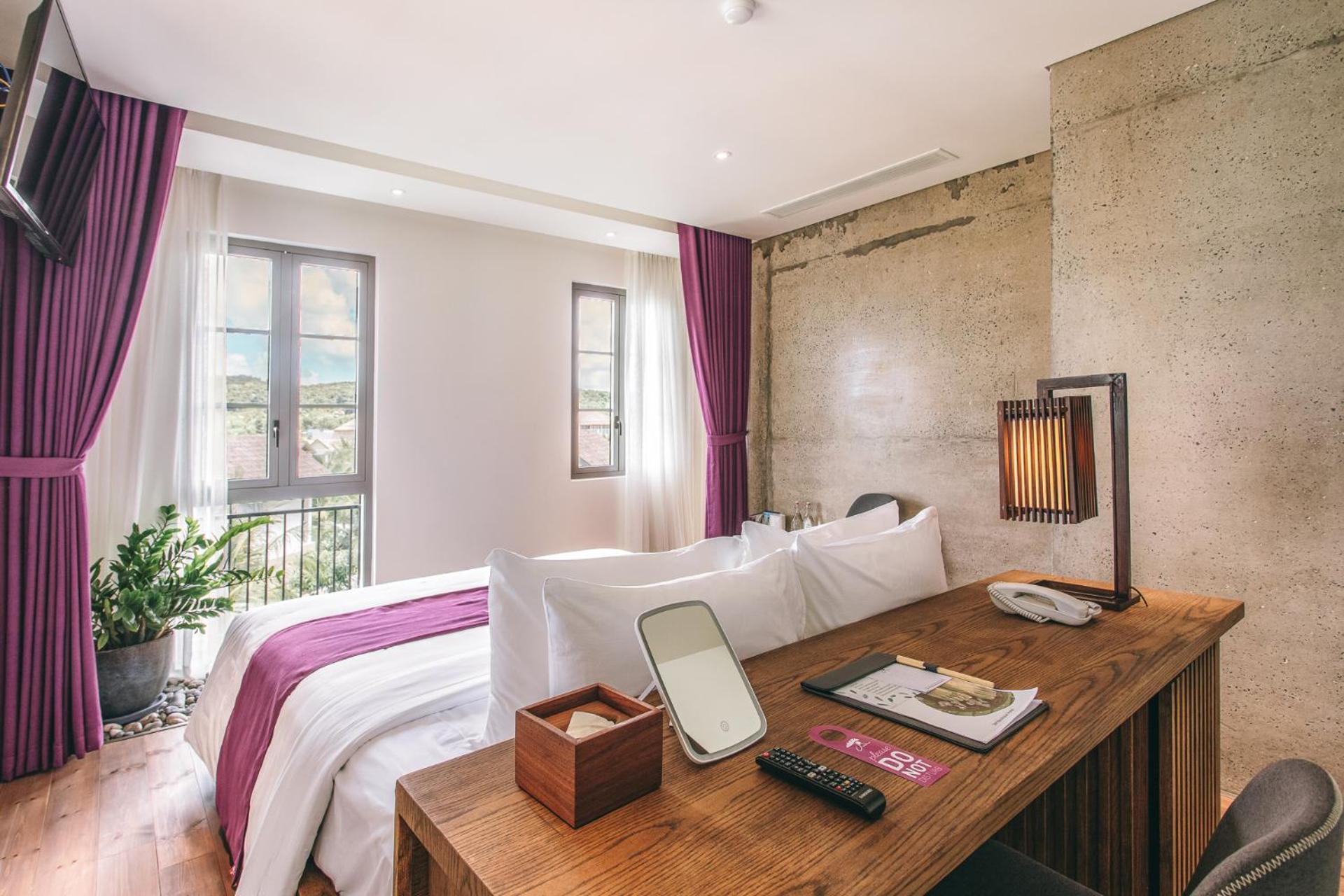 Deluxe King Room - Photo 6