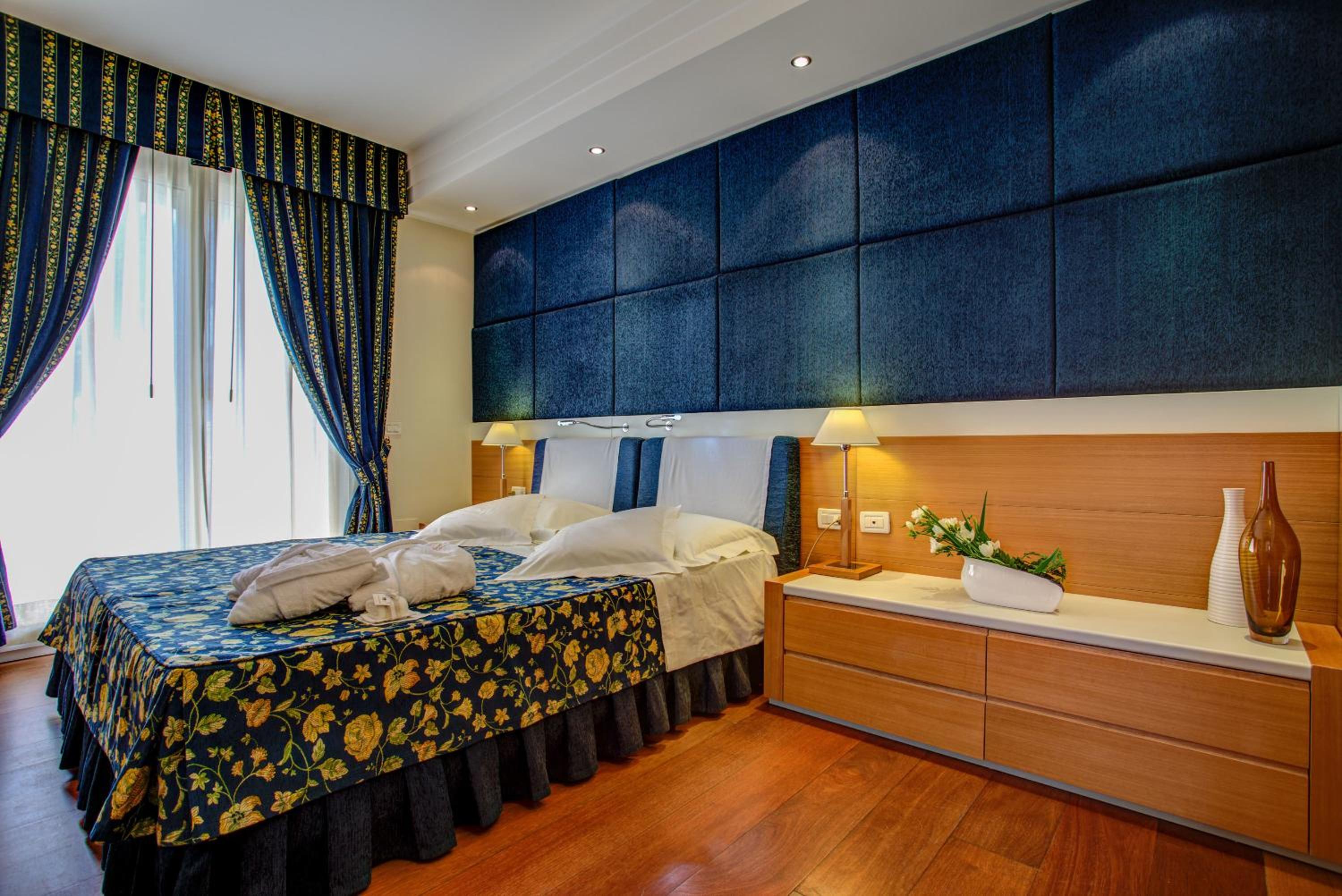 Superior One-Bedroom Apartment (2 Adults)