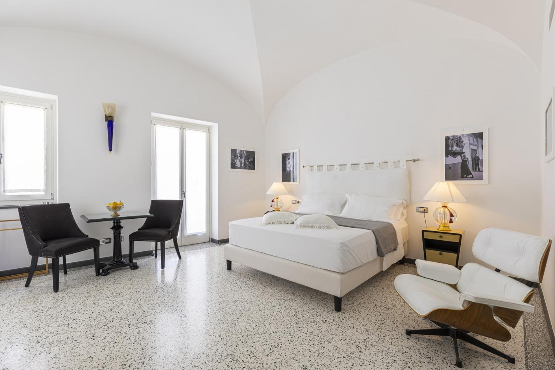 Deluxe Double Room with Side Sea View - Photo 10