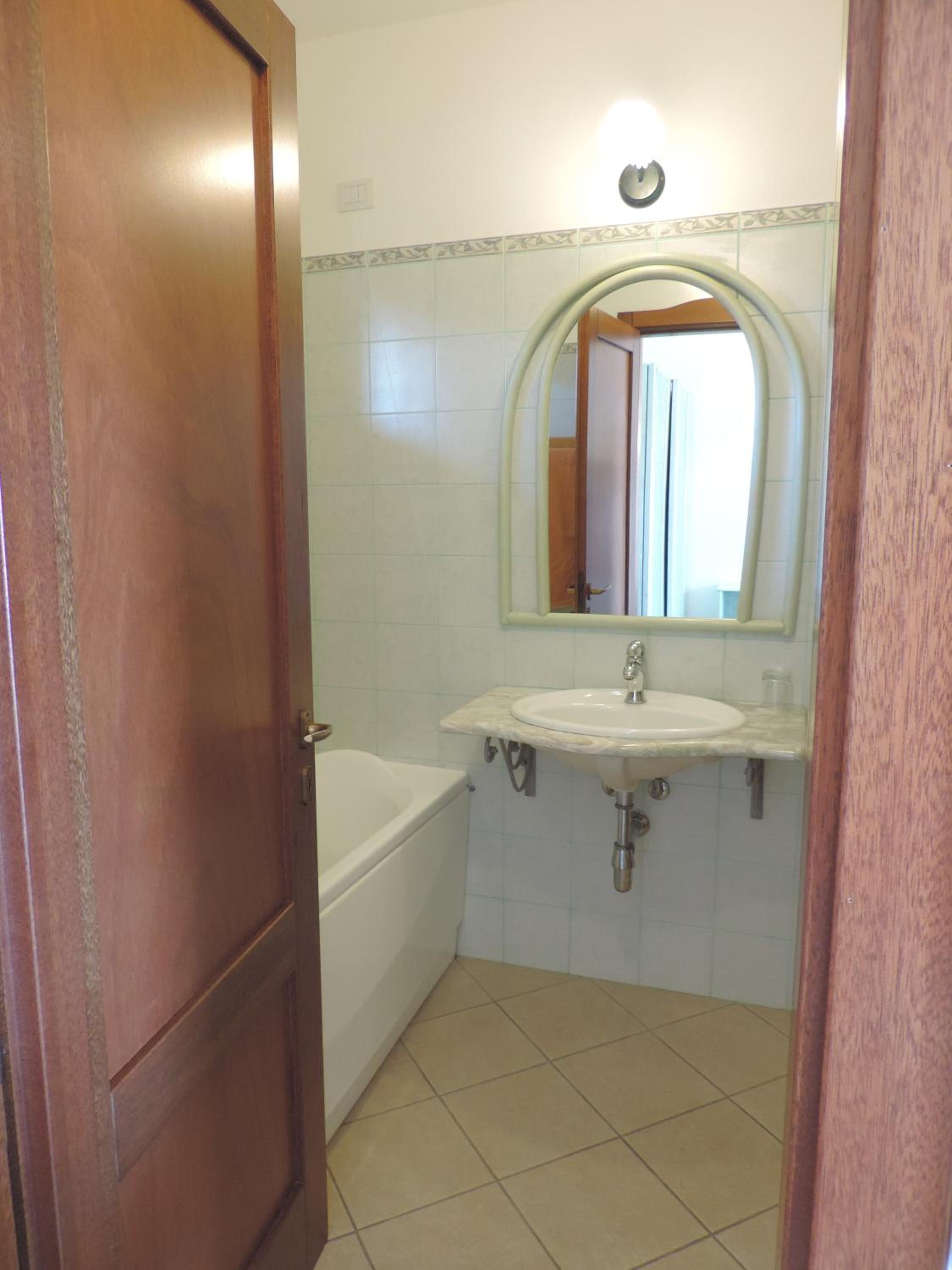 Double Room - Photo 26