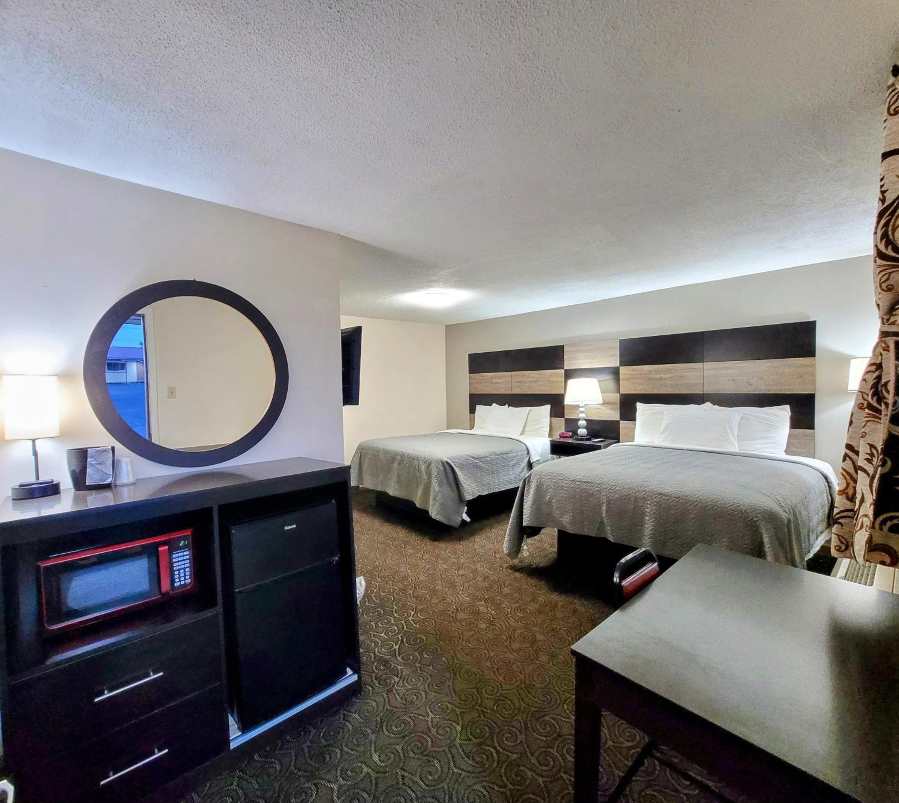 Standard Queen Room - Photo 7