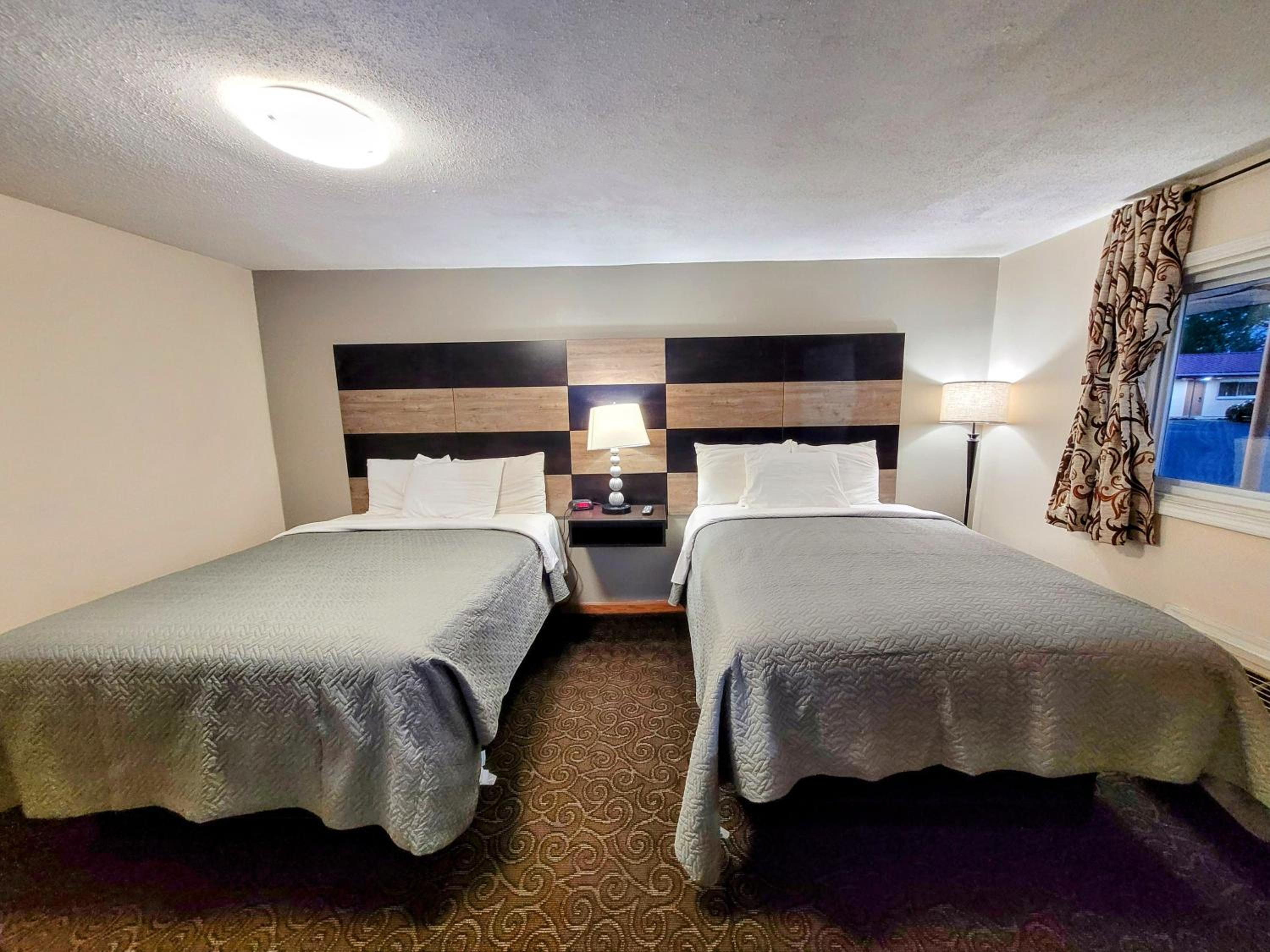 Standard Double Room - Photo 11