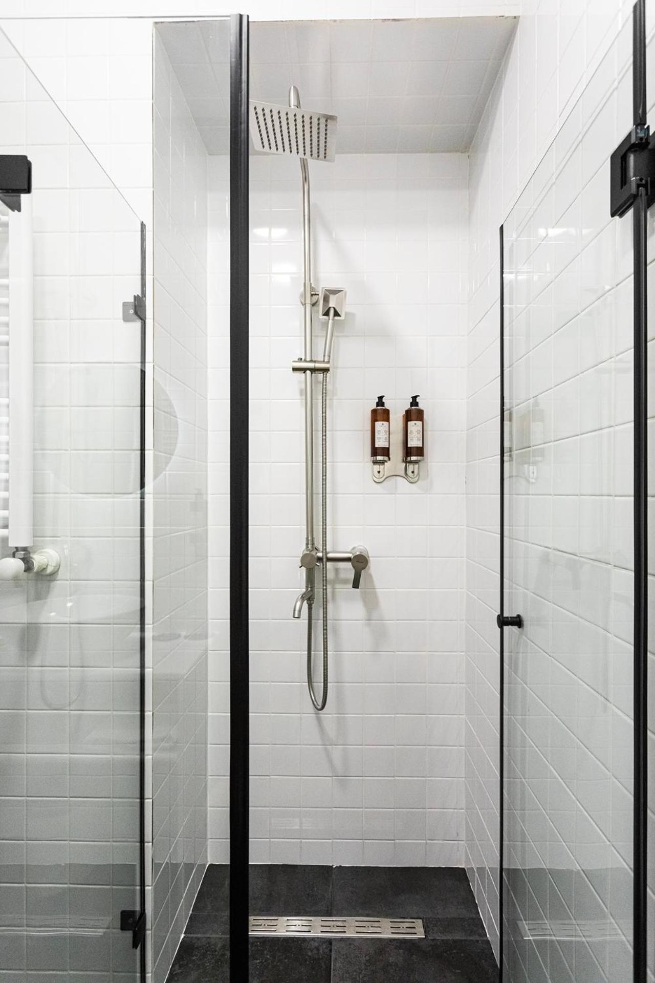 Double or Twin Room - Photo 4