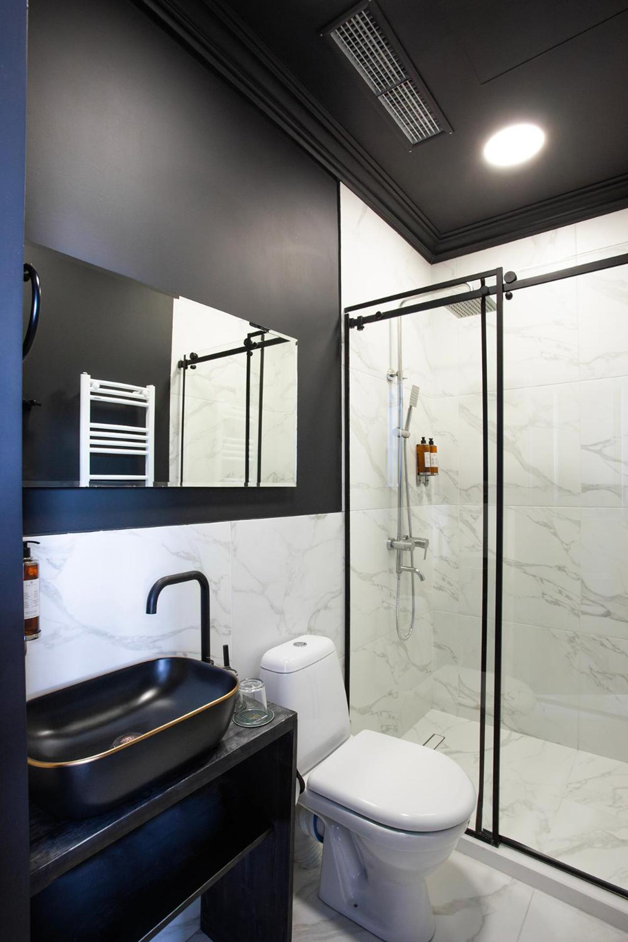 Double or Twin Room with City View - Photo 22