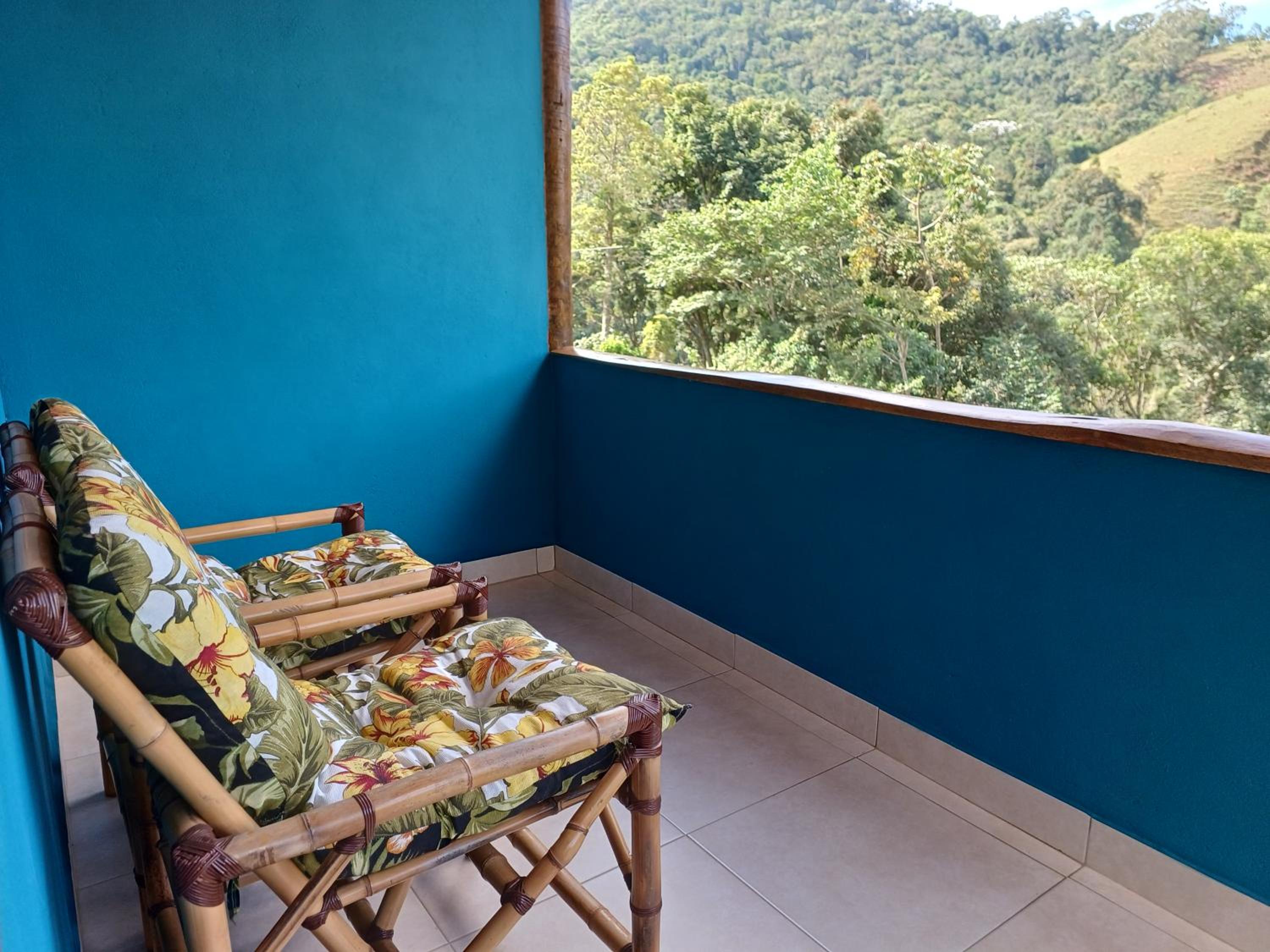 Suite with Balcony - Photo 4