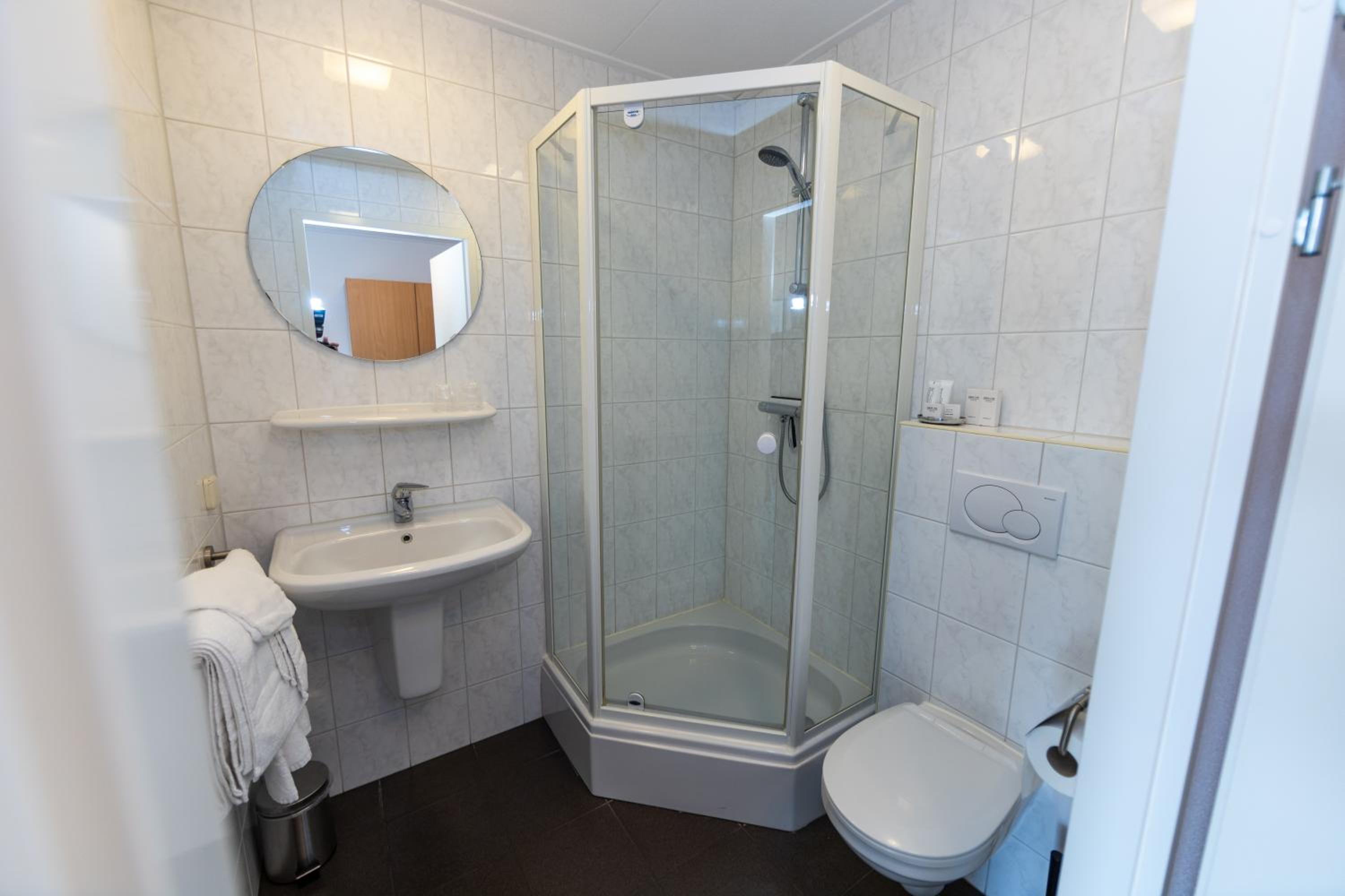 Standard Twin Room - Photo 1