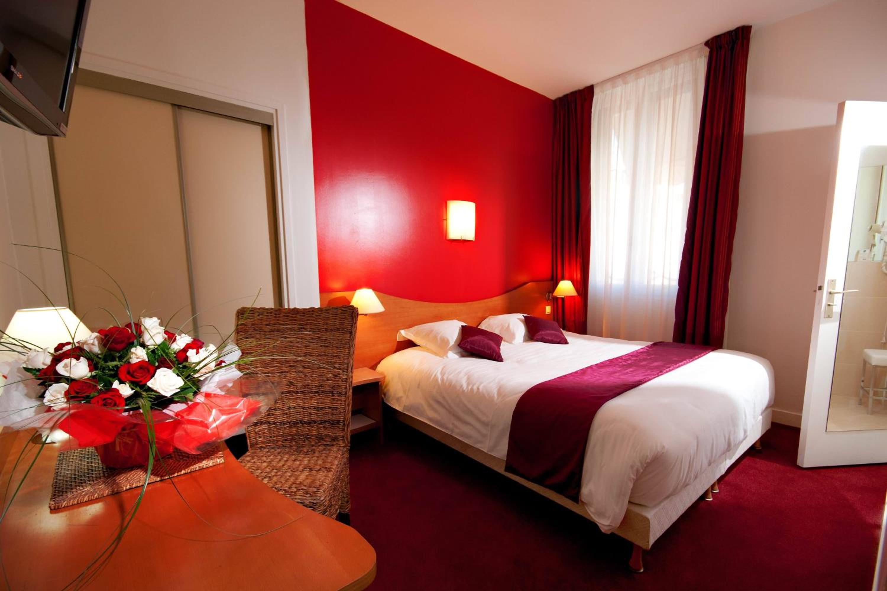 Classic Double Room - Photo 12