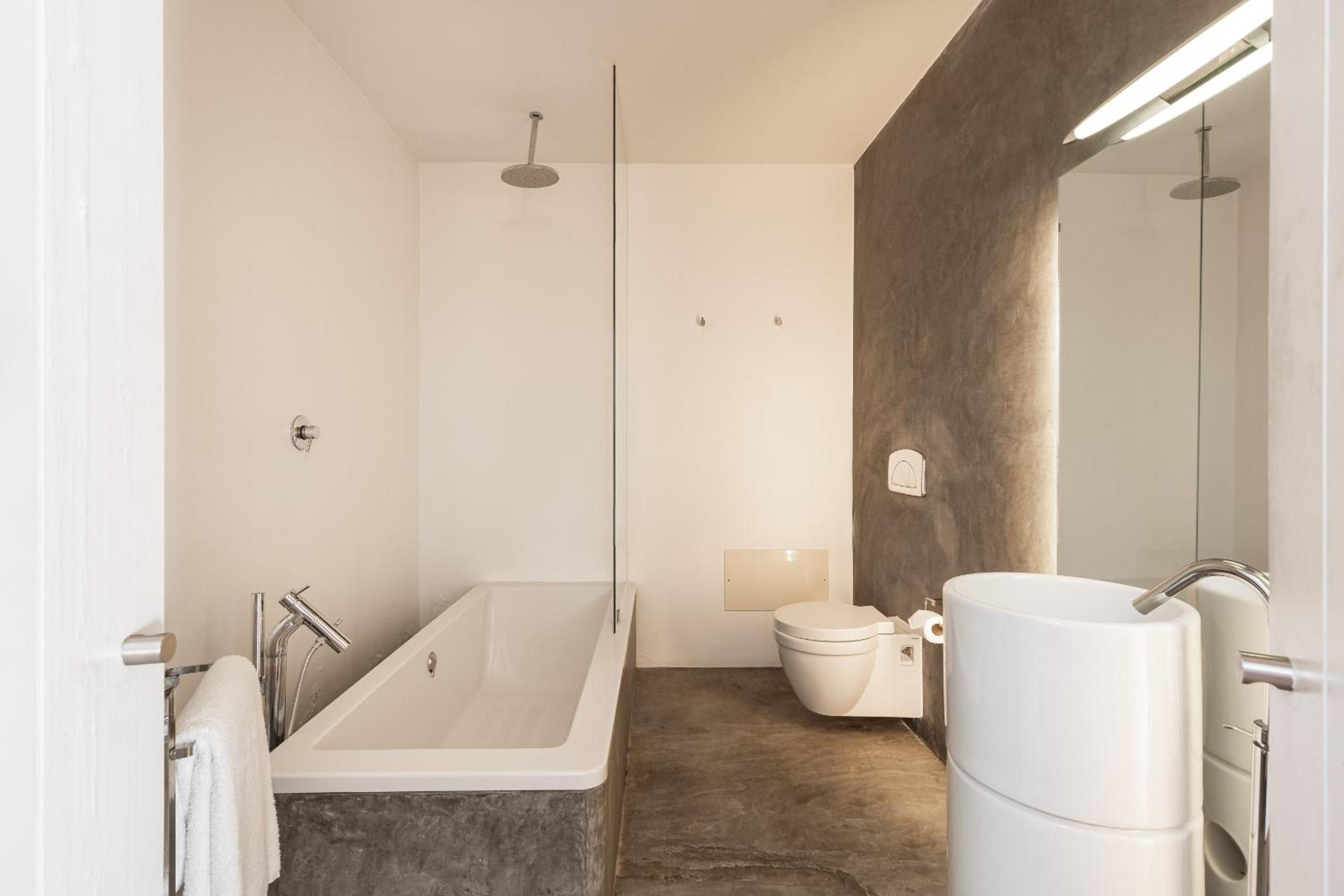 Superior Suite - Photo 15