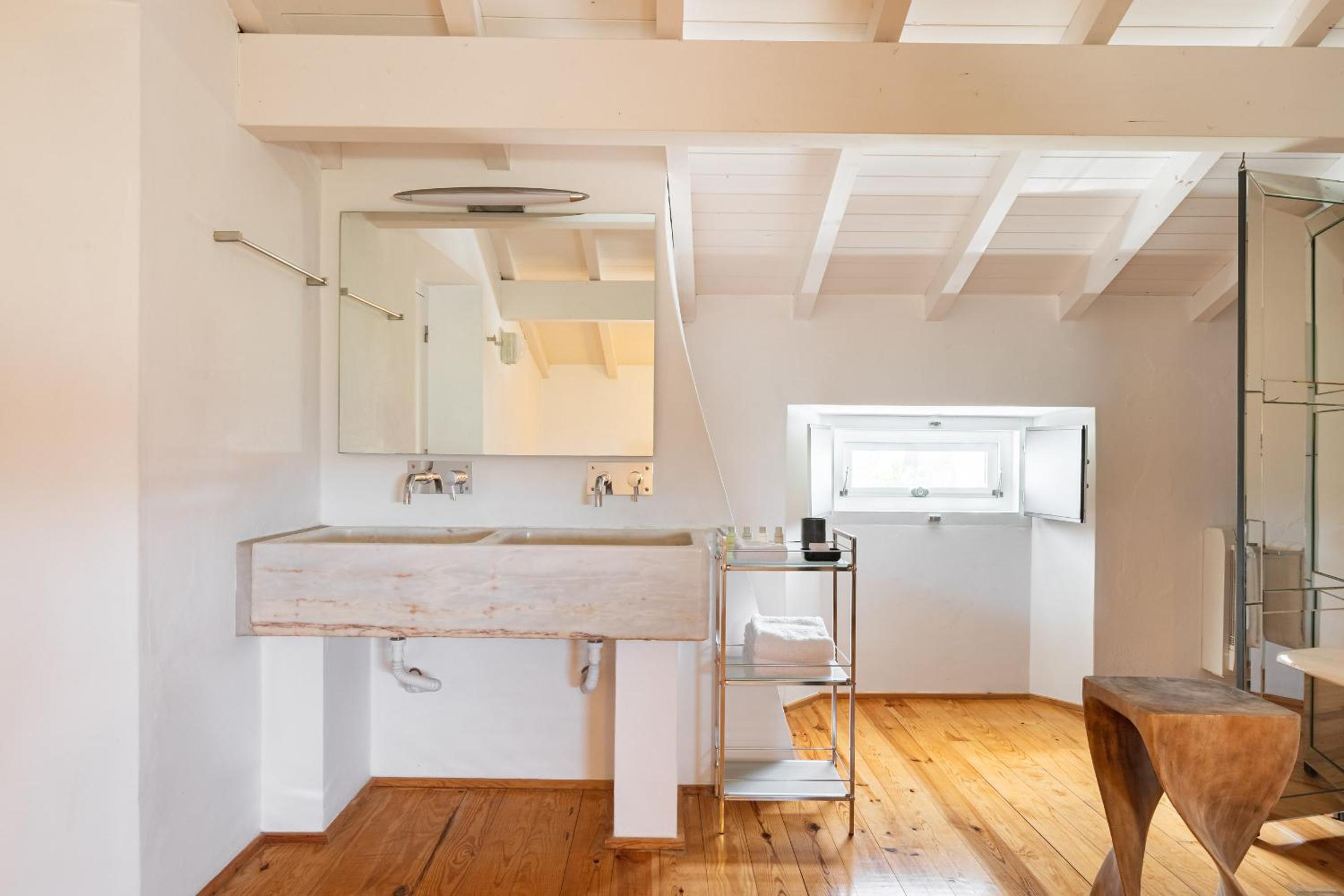 Superior Suite - Photo 3