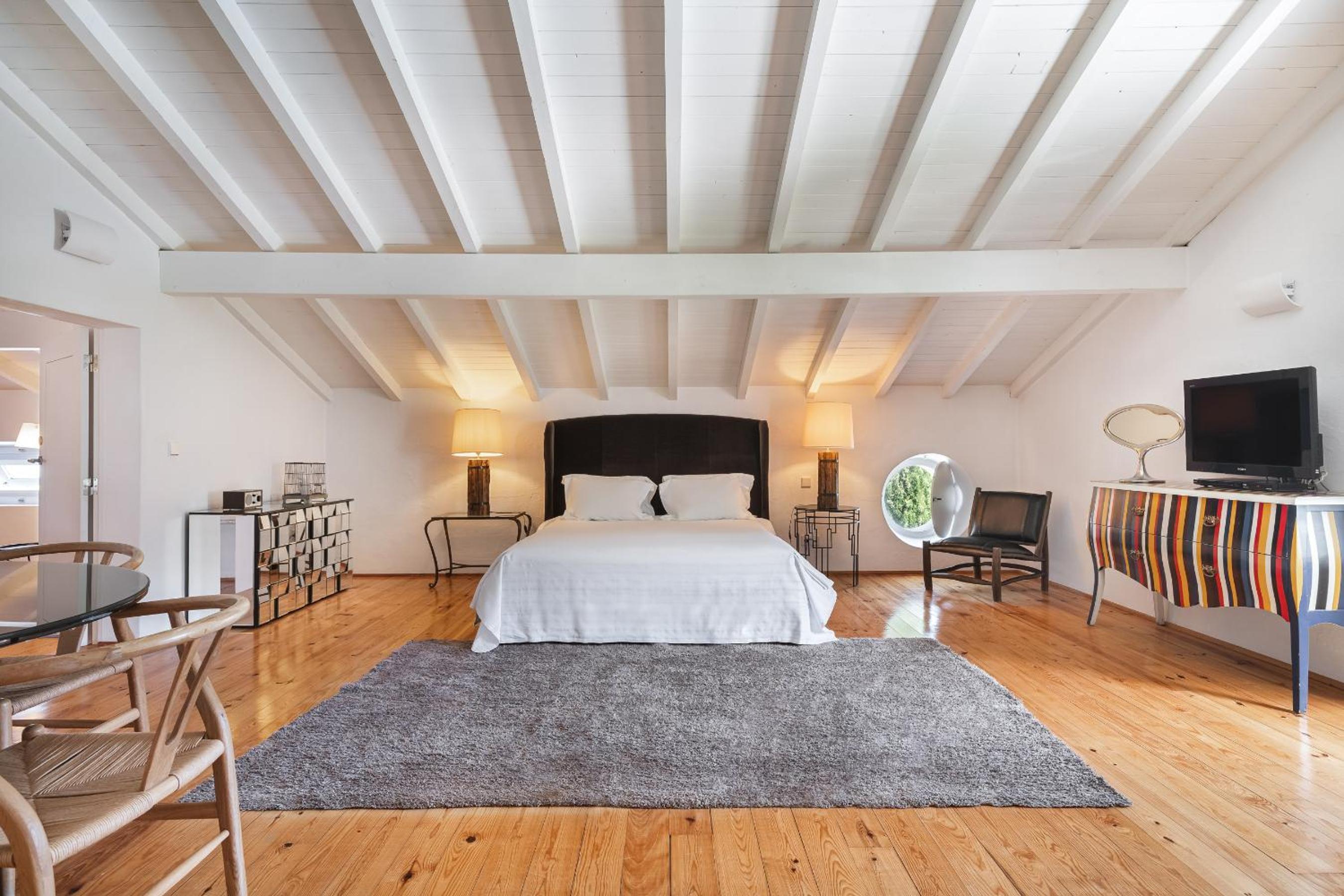 Superior Suite - Photo 16
