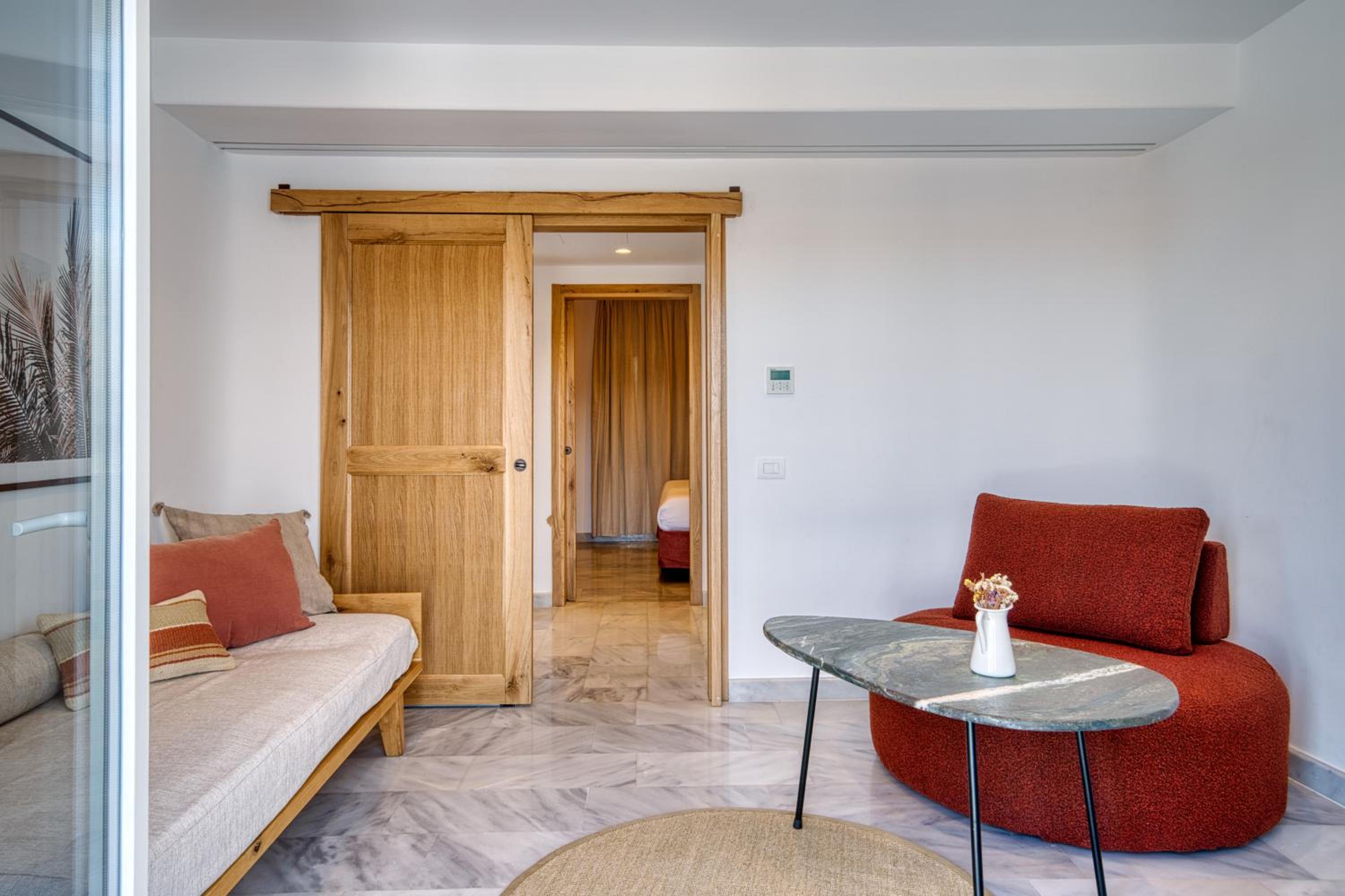 Suite with Private Pool - Photo 7