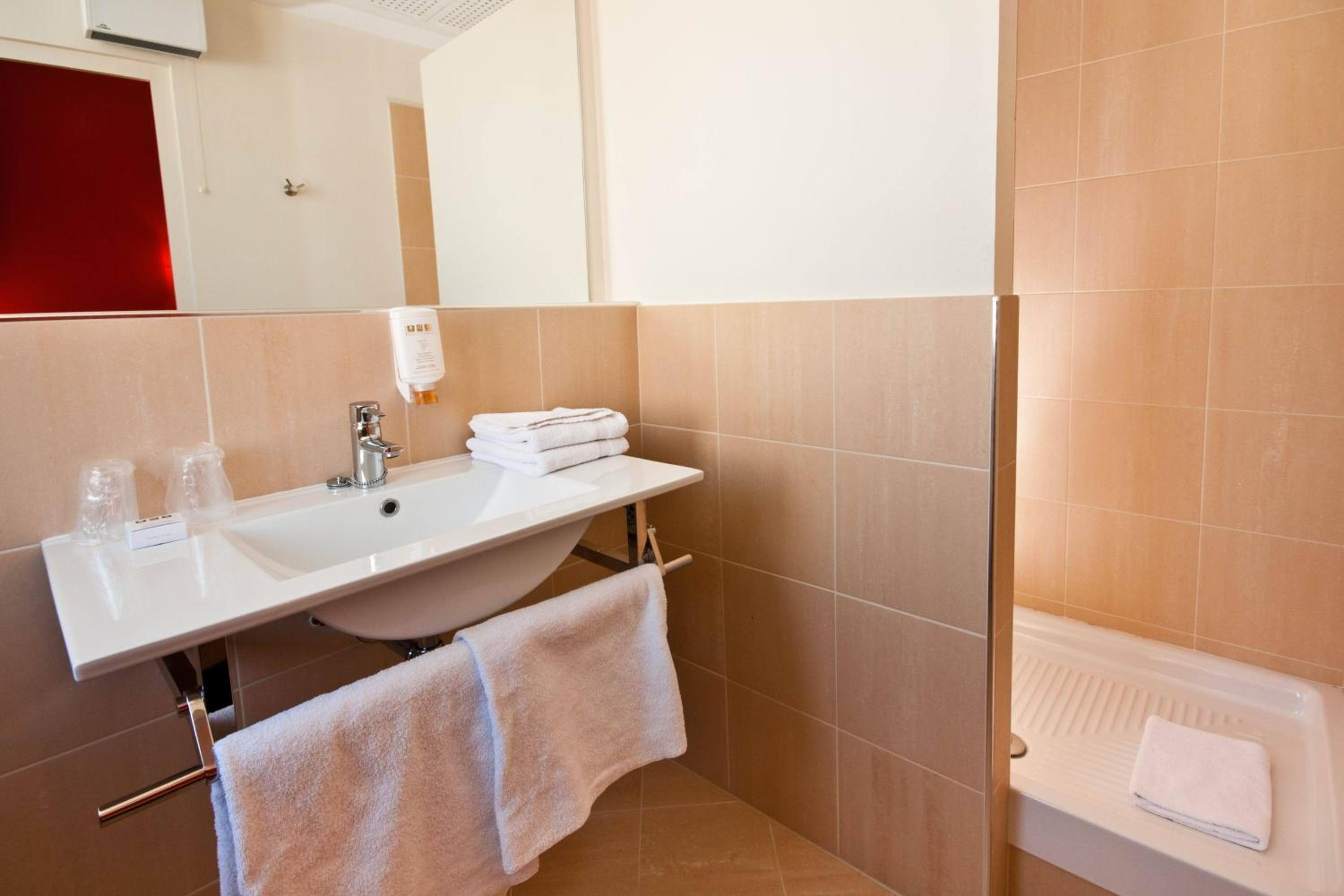 Classic Double Room - Photo 2