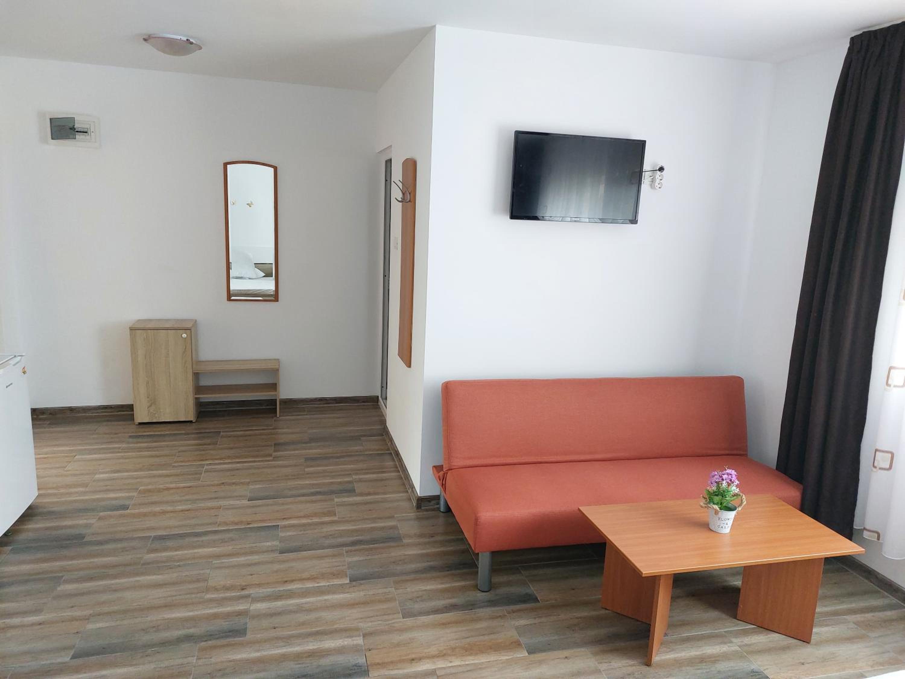 Family Room photo 3