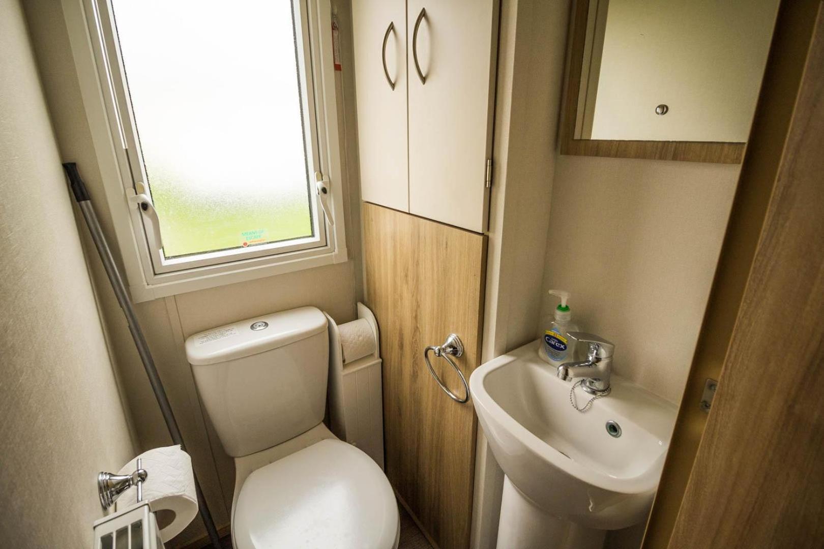 Mobile Home photo 2
