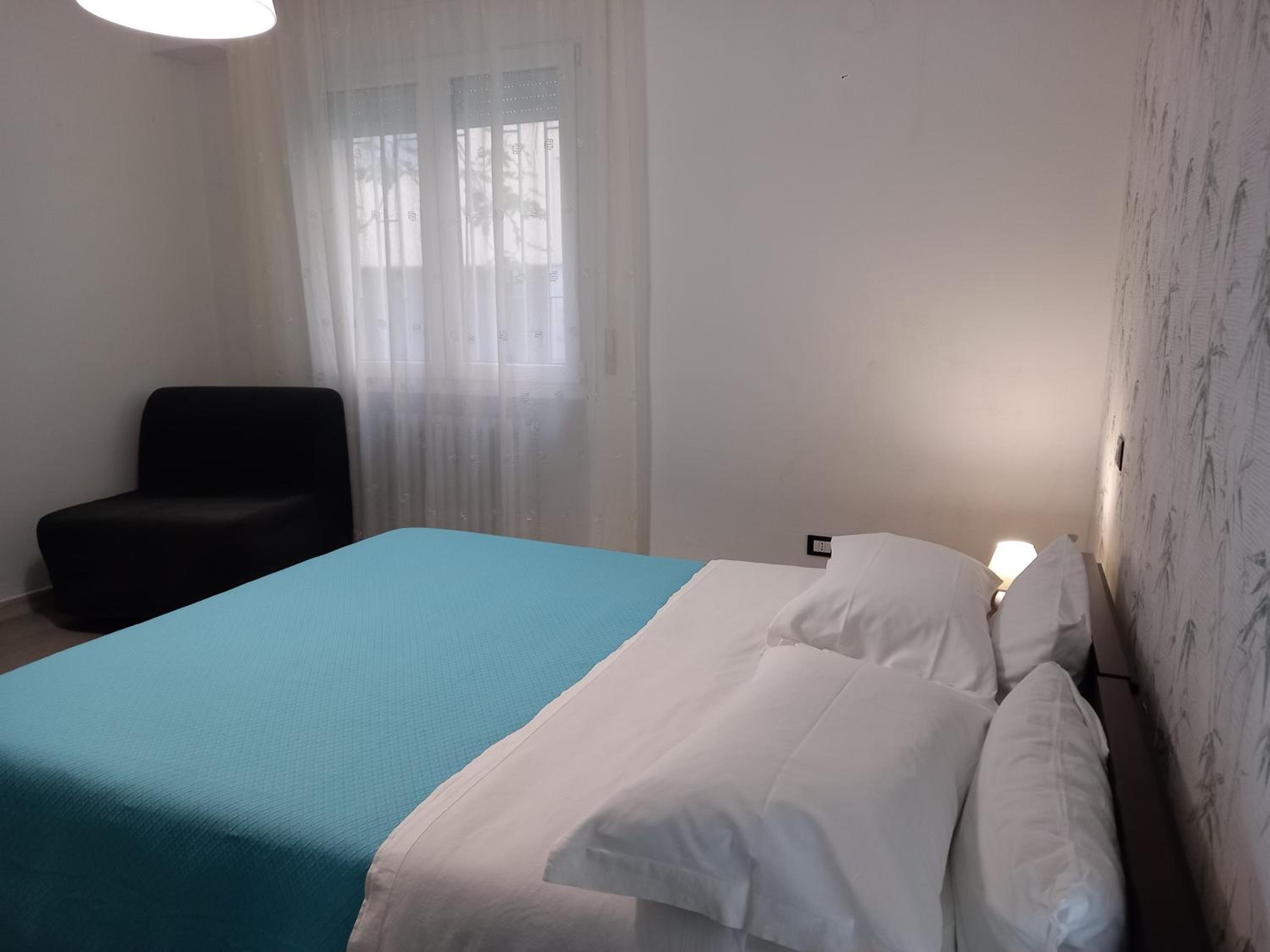 Double Room with Private Bathroom photo 2