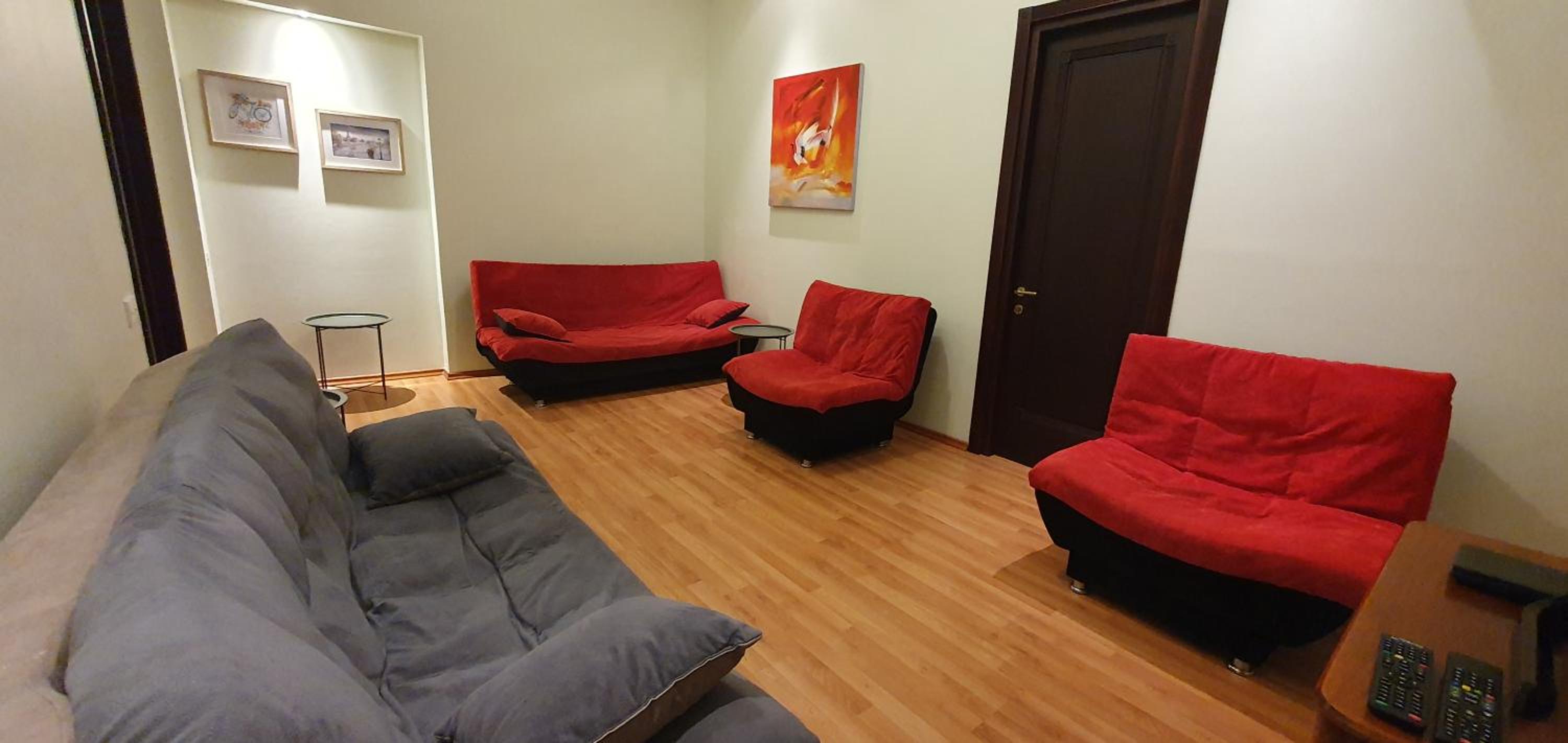 One-Bedroom Apartment with Balcony and City View - Photo 12