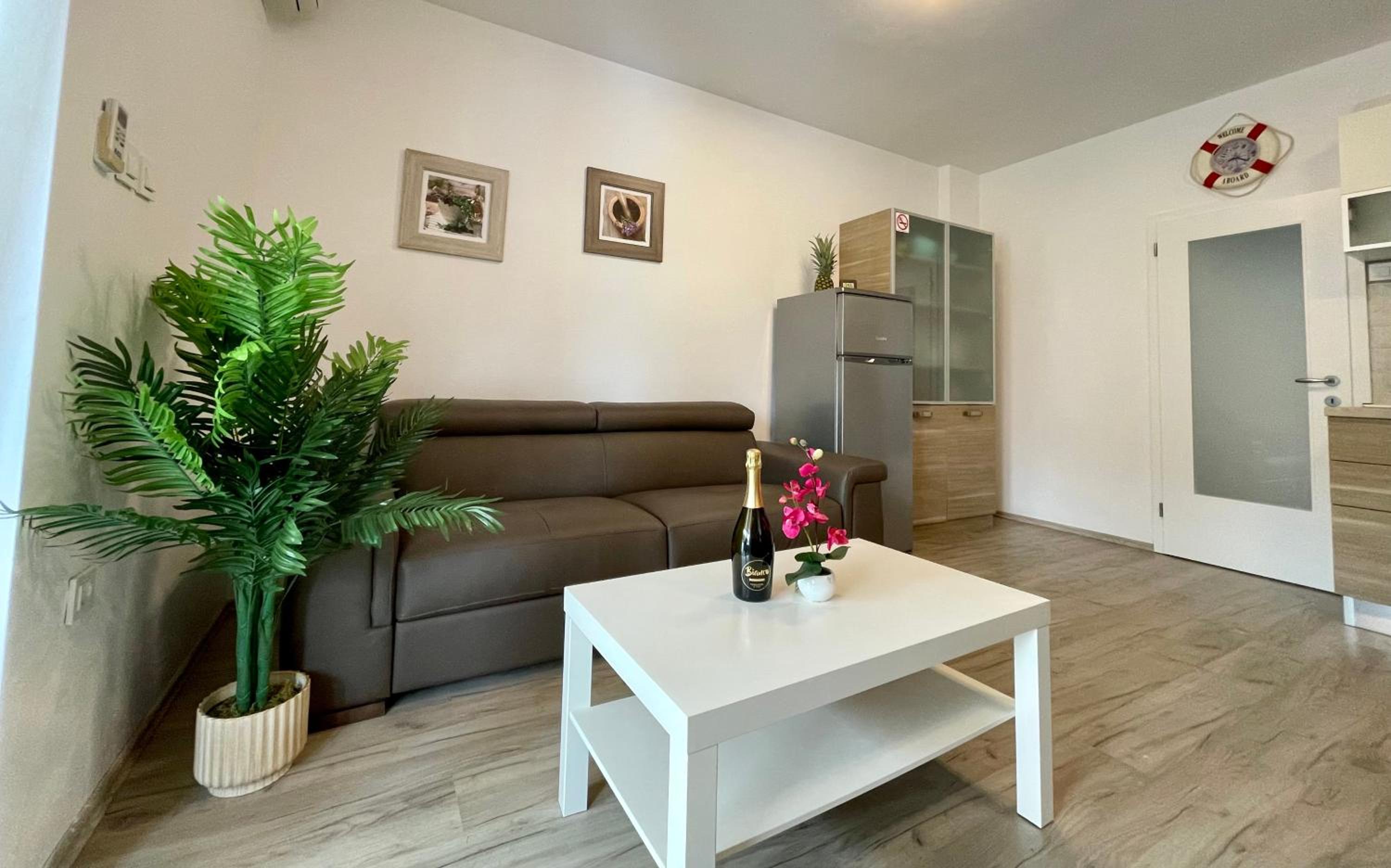 One-Bedroom Apartment with Terrace