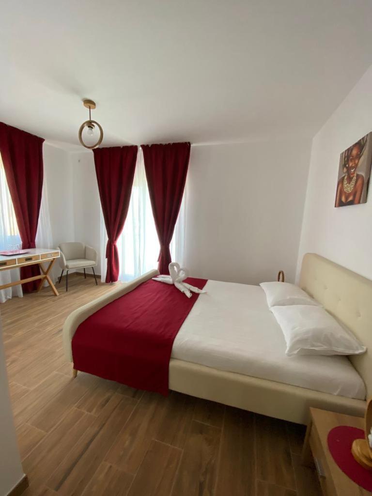 Double Room - Photo 2