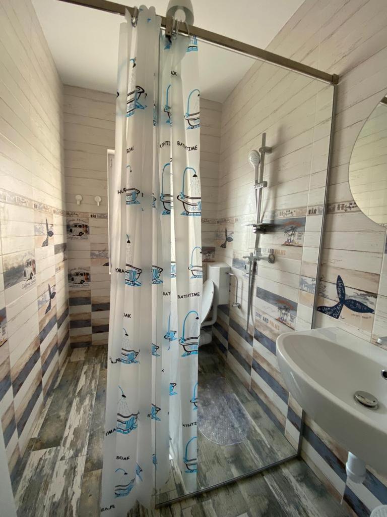 Double Room - Photo 9