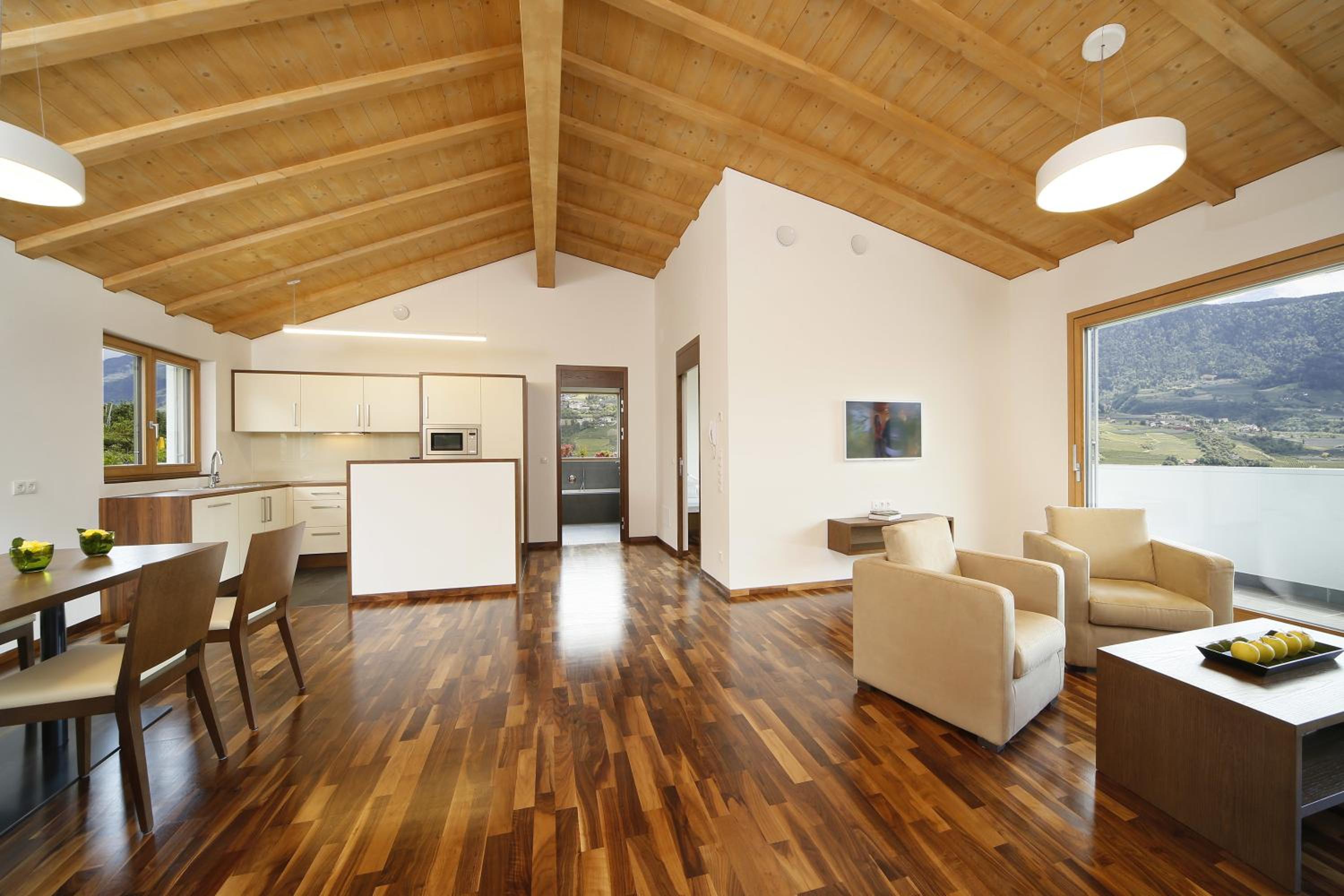 Superior One-Bedroom Apartment