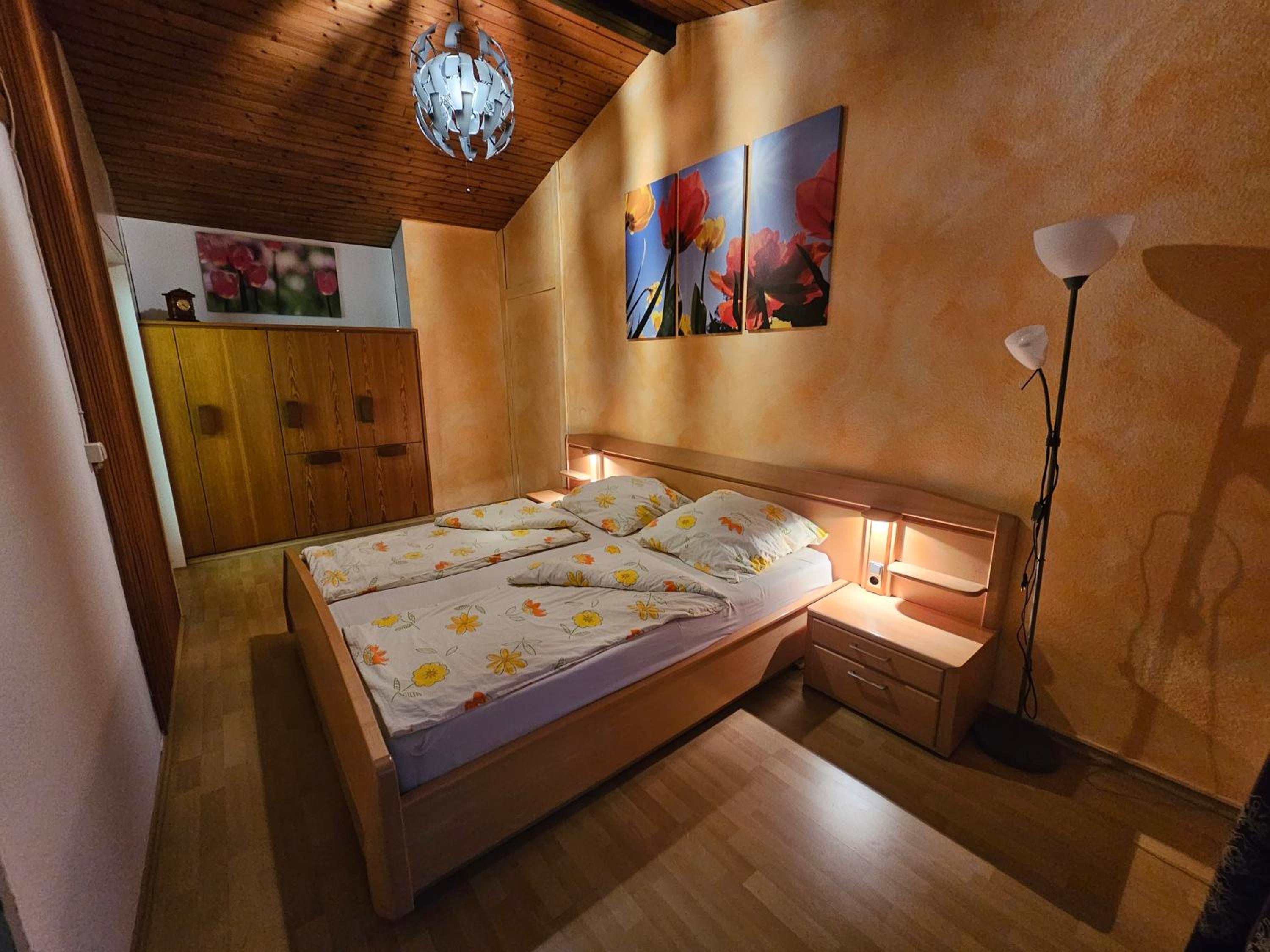 Quadruple Room with Balcony - Photo 12