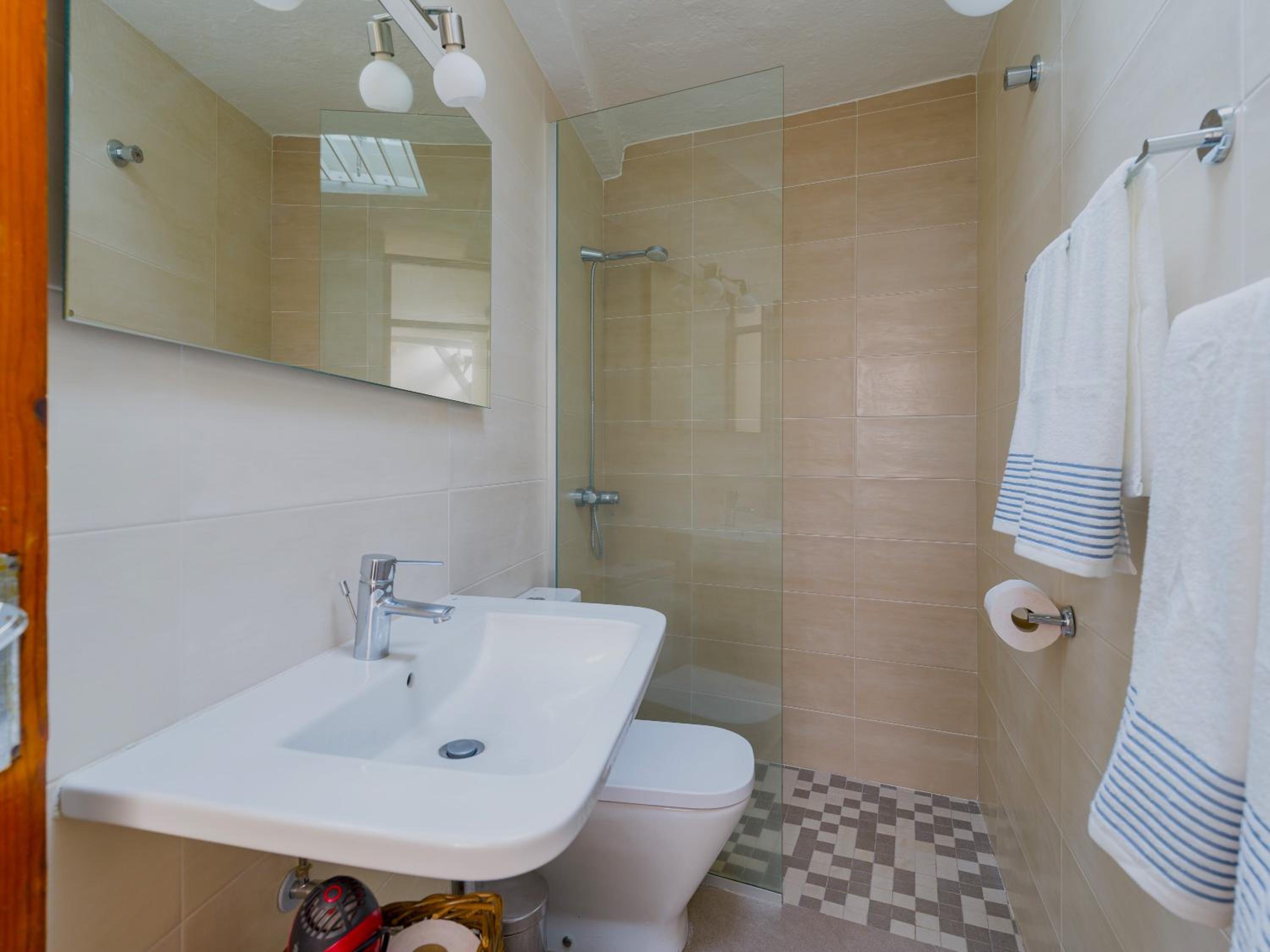 Two-Bedroom Villa - Photo 22