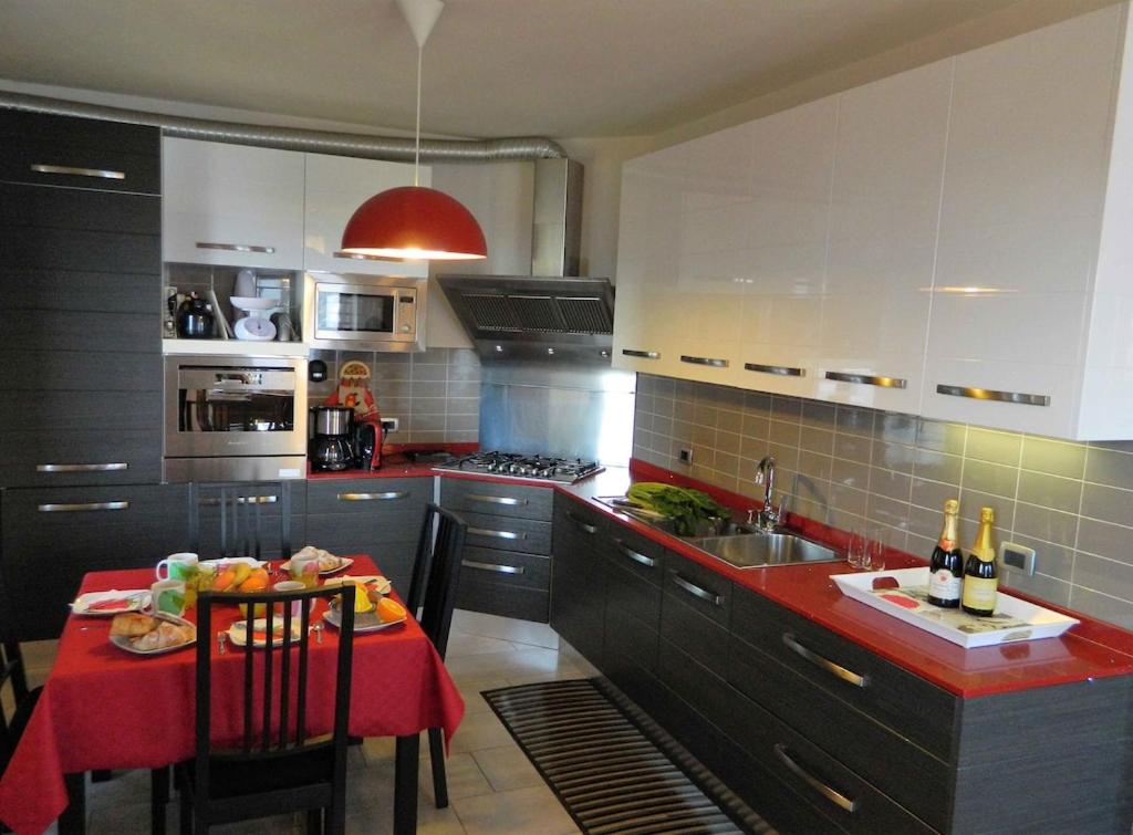 Three-Bedroom House photo 2
