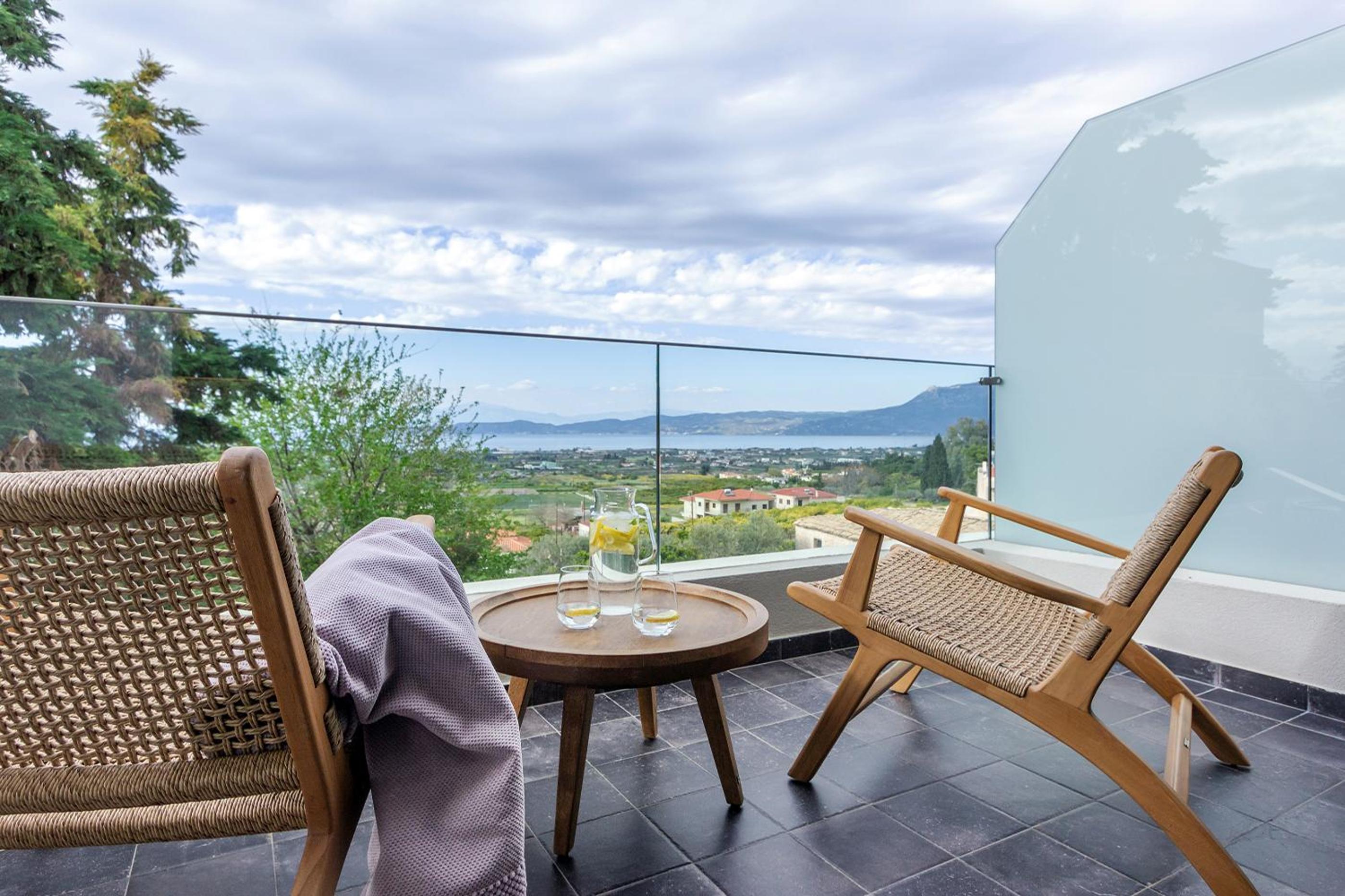 Queen Suite with Sea View - Photo 12