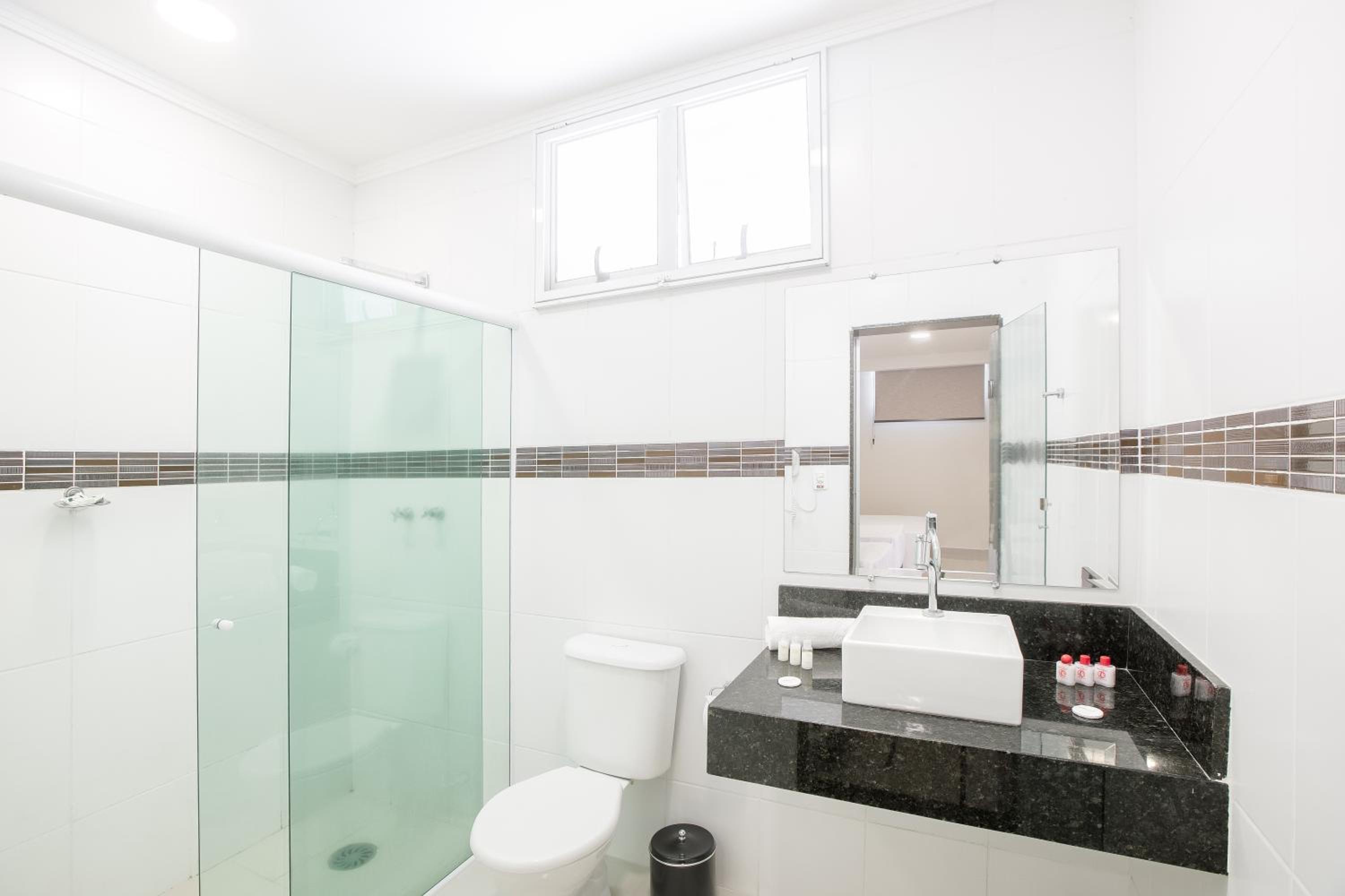 Standard Quadruple Room - Photo 4