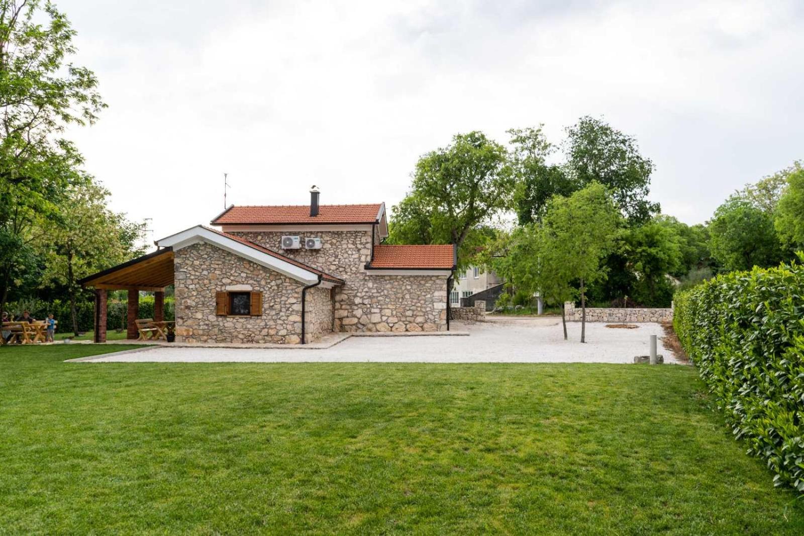 Stone House photo 3