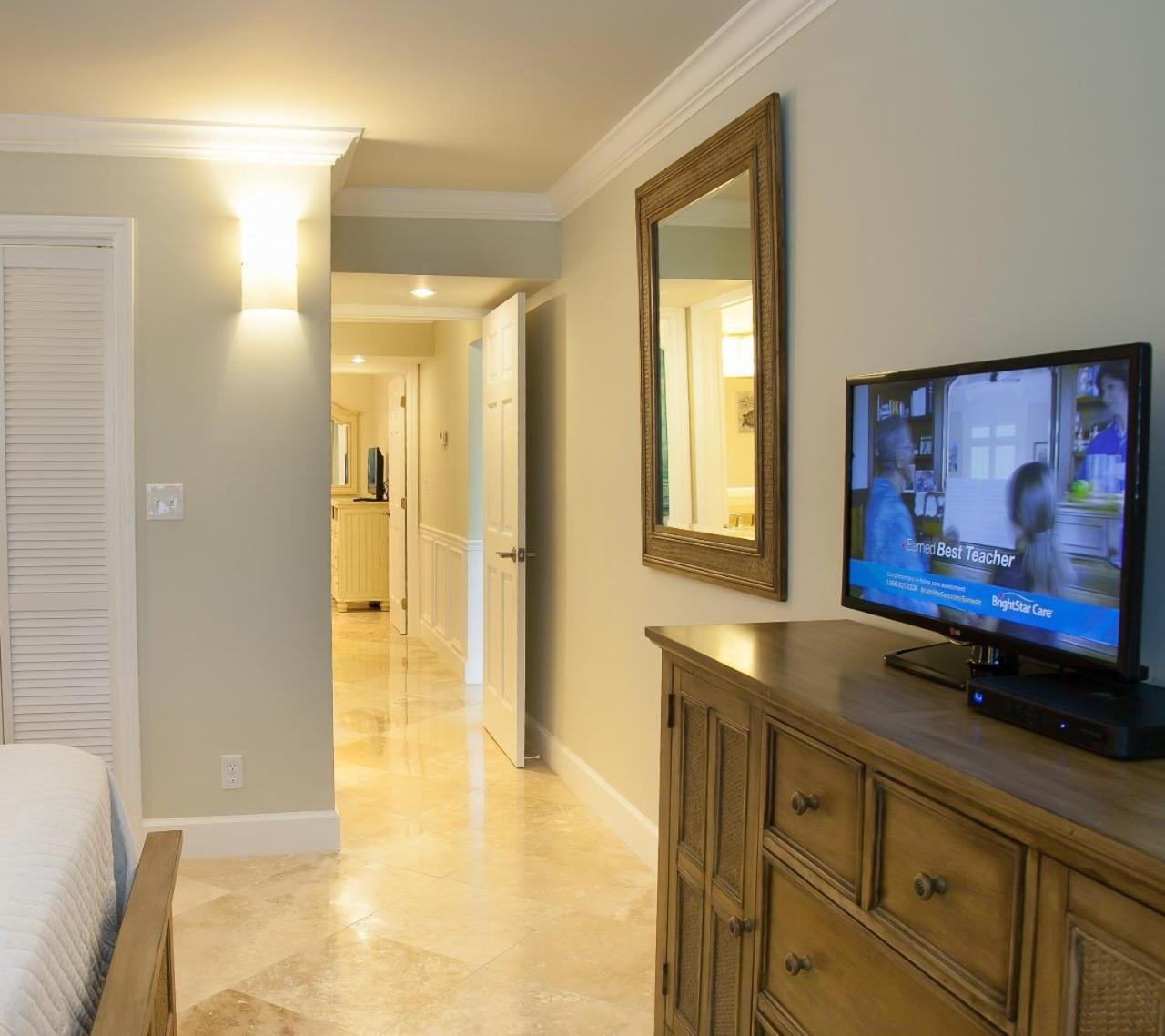 Two-Bedroom Apartment with Marina View