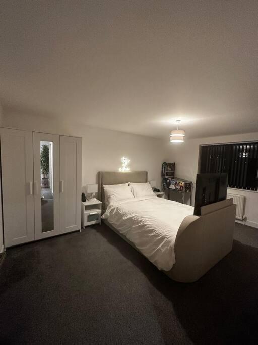 Four-Bedroom House photo 1