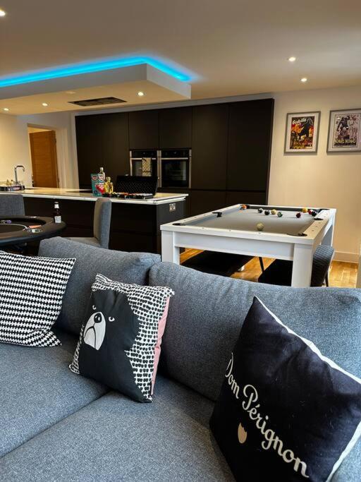 Four-Bedroom House photo 2