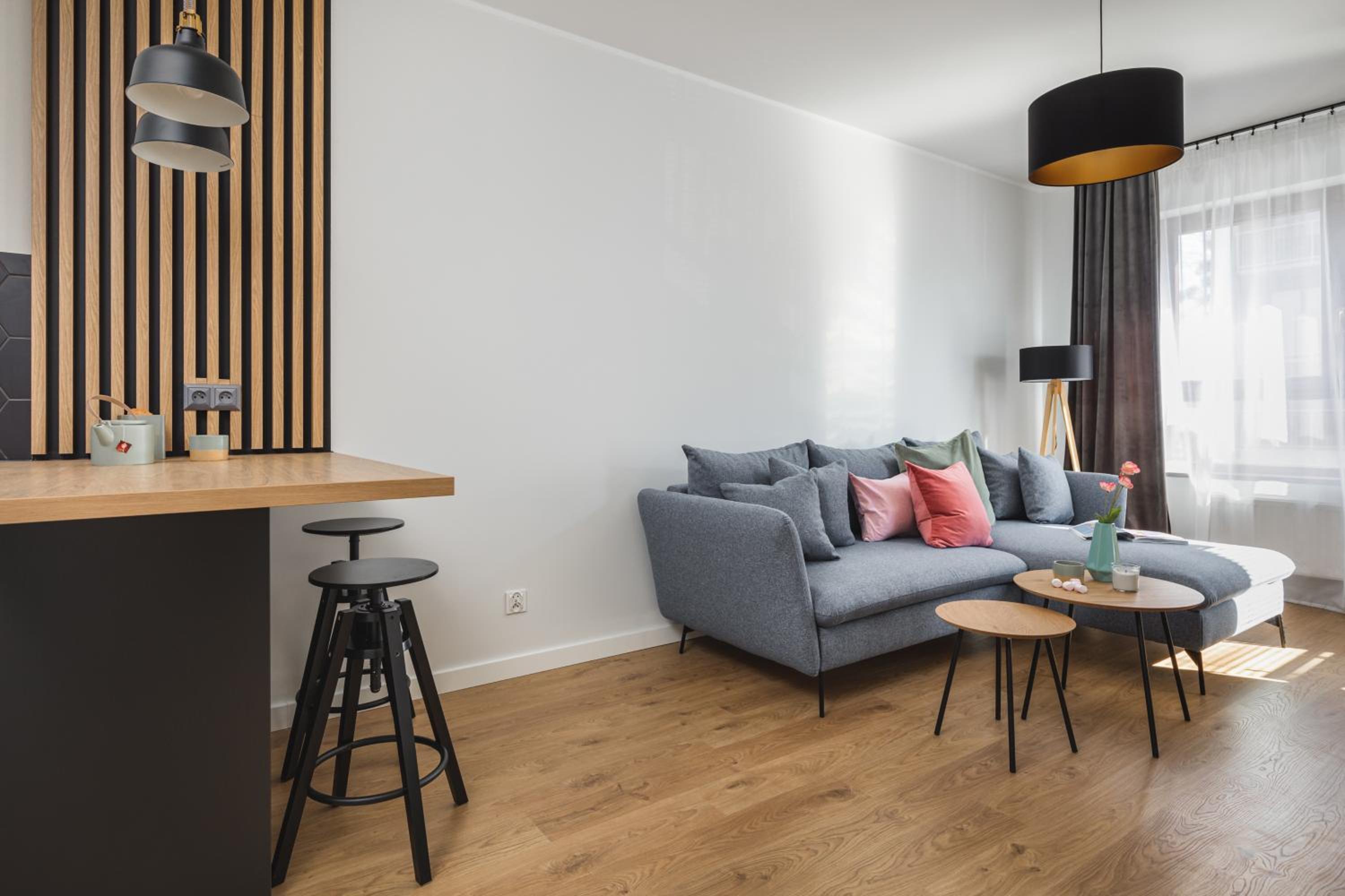 One-Bedroom Apartment - Photo 2
