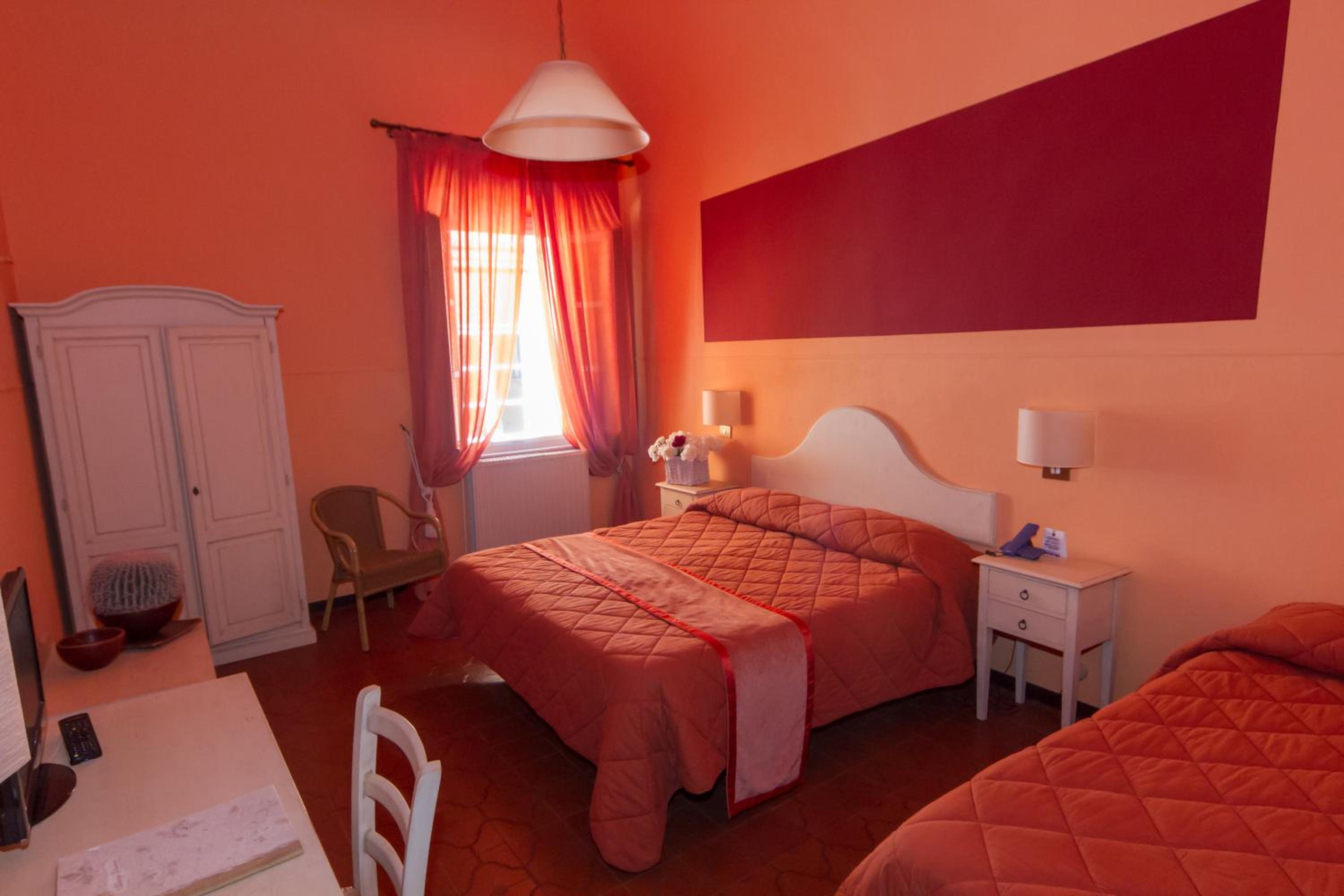 Triple Room - Photo 9