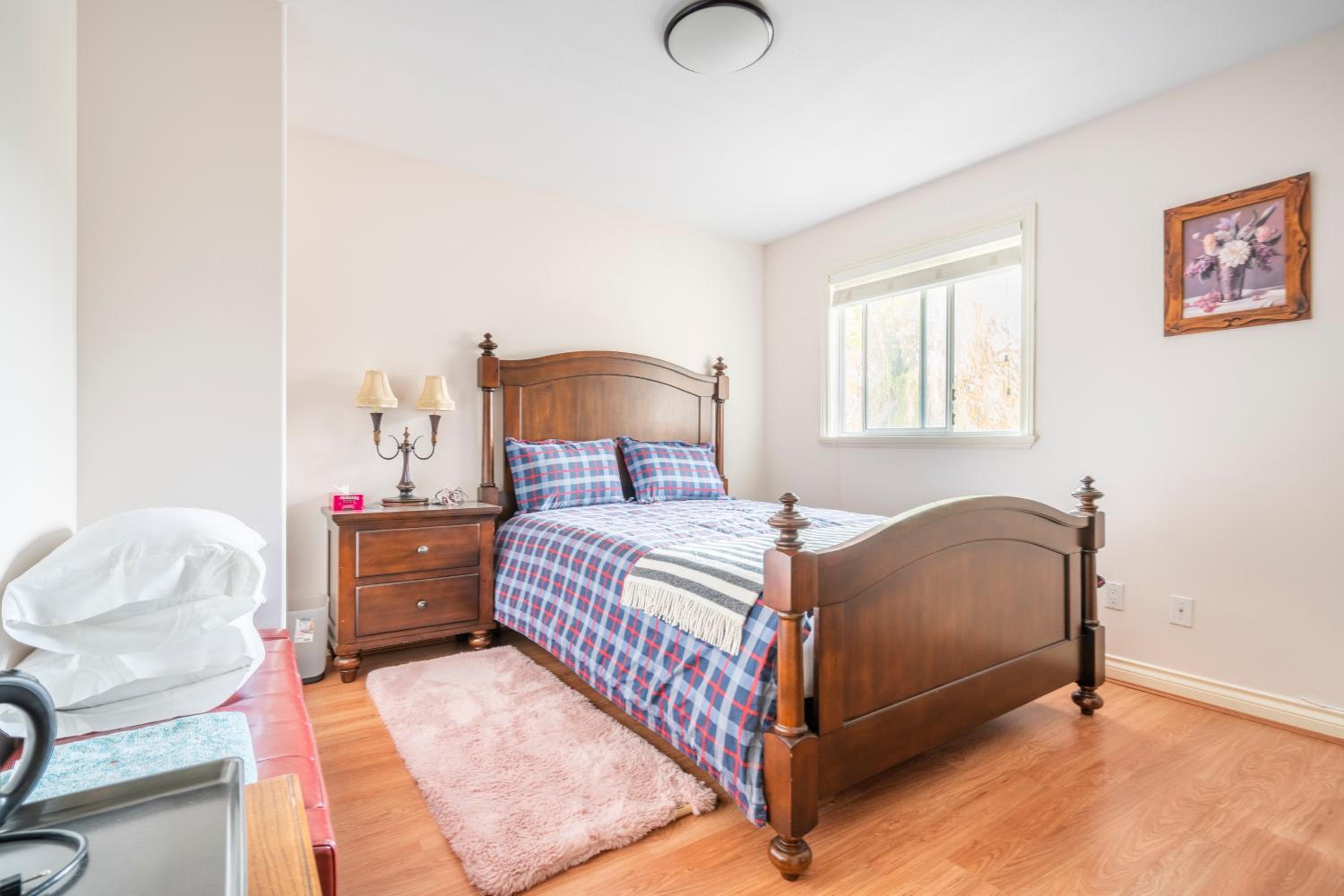 Queen Room photo 1