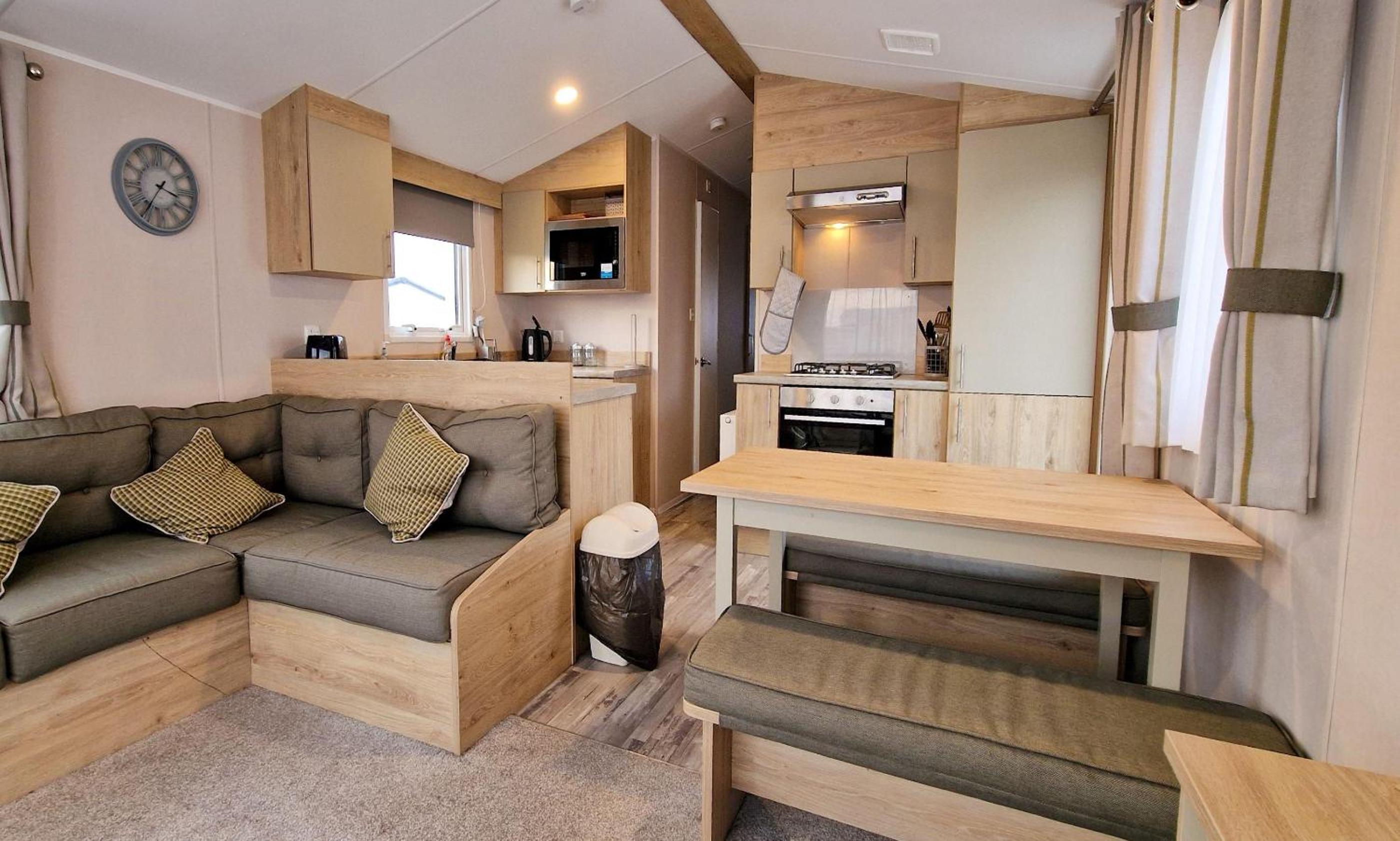 Mobile Home photo 2