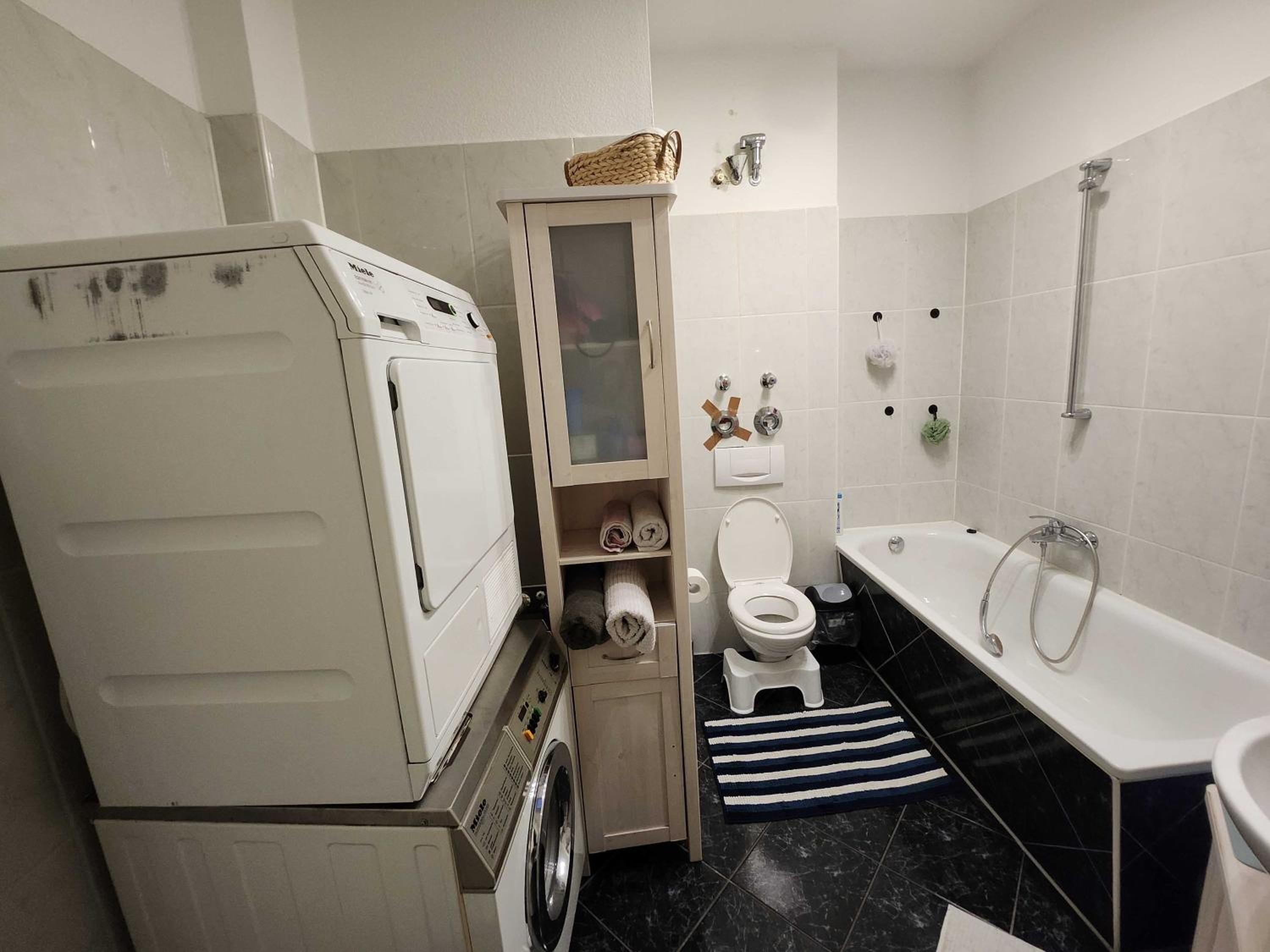 Double Room with Shared Bathroom photo 2